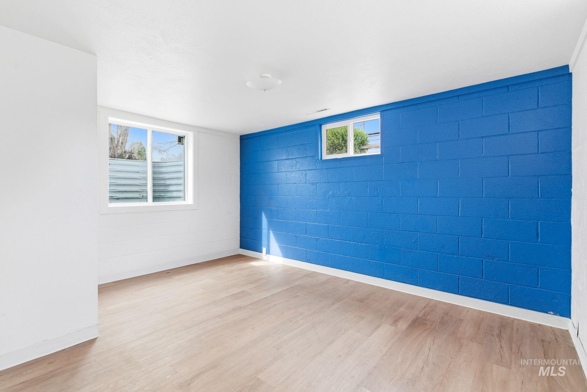 428 S Almond St, Nampa, Idaho 83686, 4 Bedrooms, 2 Bathrooms, Residential For Sale, Price $379,900, 98978079