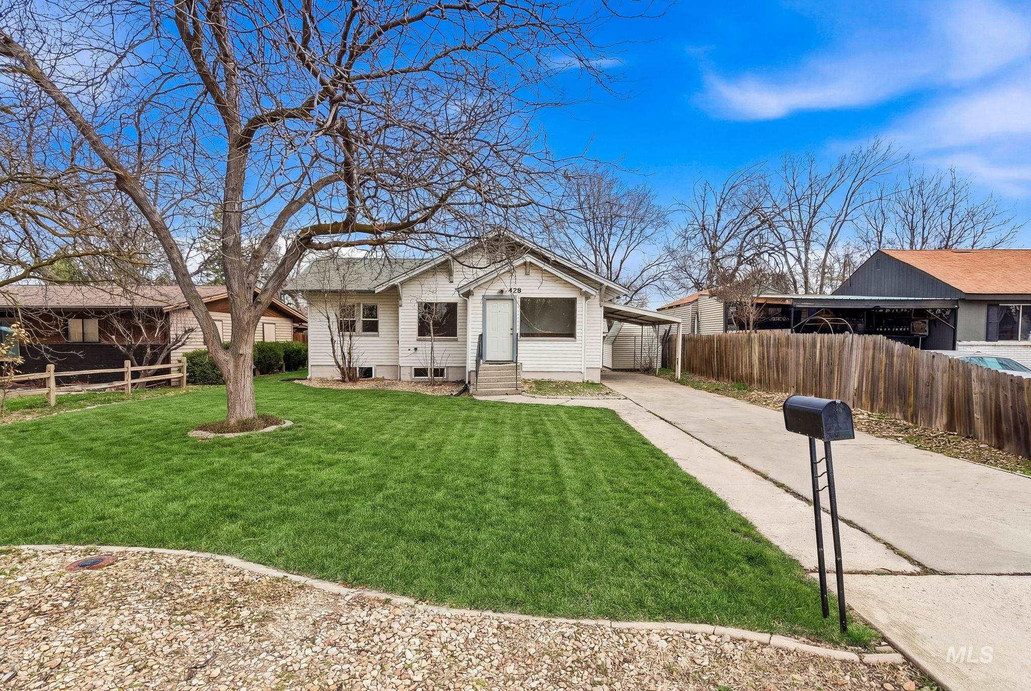 428 S Almond St, Nampa, Idaho 83686, 4 Bedrooms, 2 Bathrooms, Residential For Sale, Price $379,900, 98978079