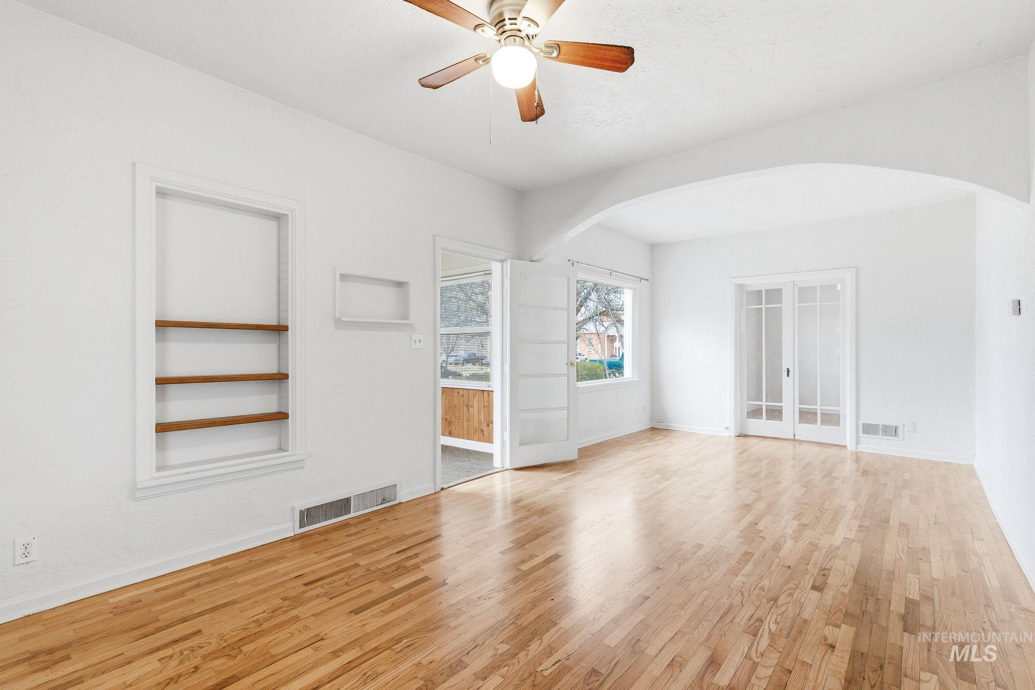 428 S Almond St, Nampa, Idaho 83686, 4 Bedrooms, 2 Bathrooms, Residential For Sale, Price $379,900, 98978079