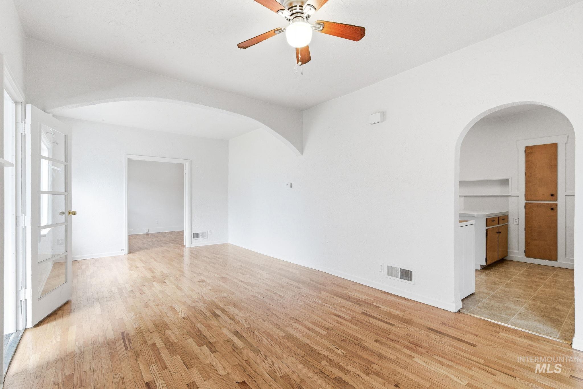 428 S Almond St, Nampa, Idaho 83686, 4 Bedrooms, 2 Bathrooms, Residential For Sale, Price $379,900, 98978079