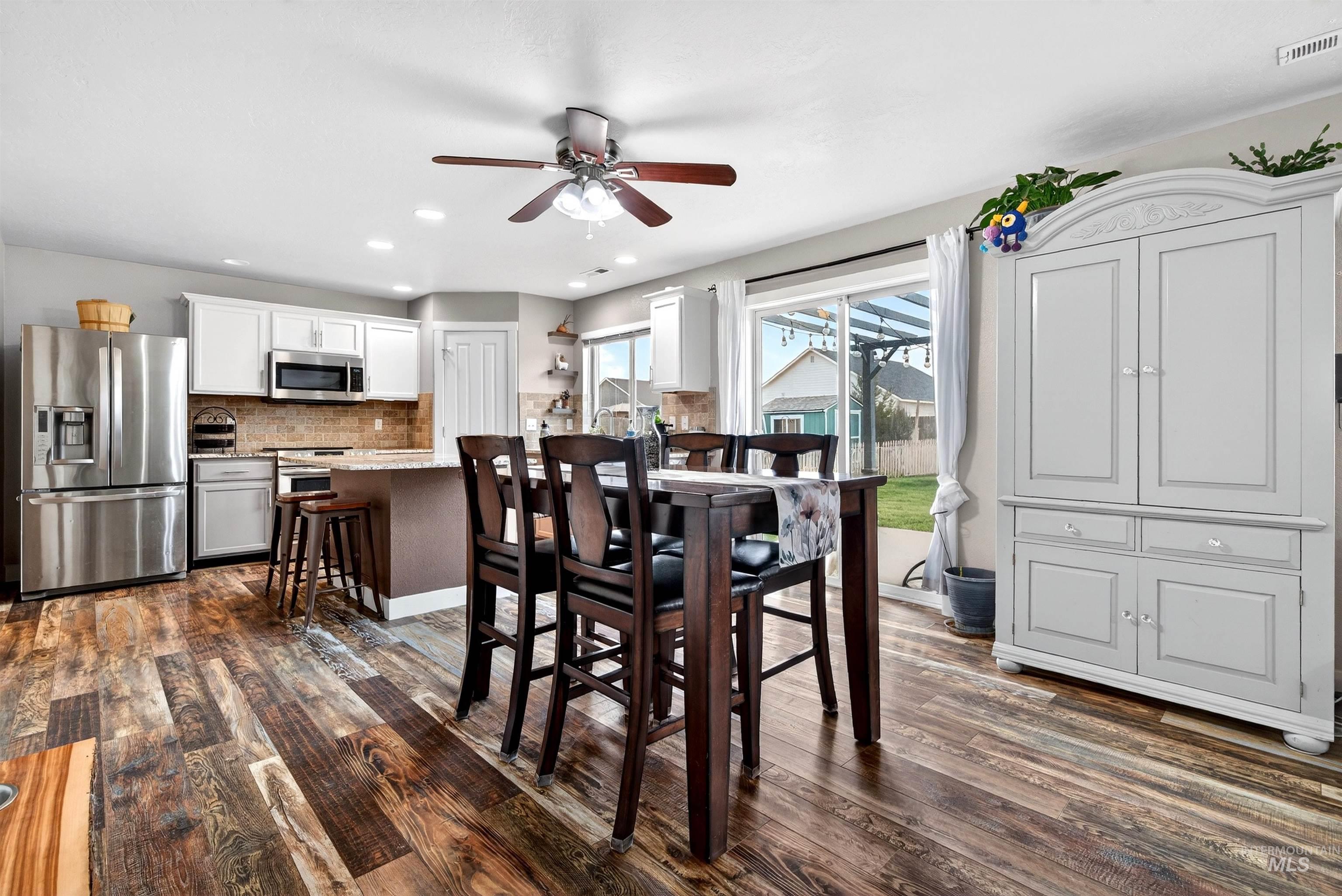 1110 N Finsbury Ave., Star, Idaho 83669, 4 Bedrooms, 3 Bathrooms, Residential For Sale, Price $514,900,MLS 98978080