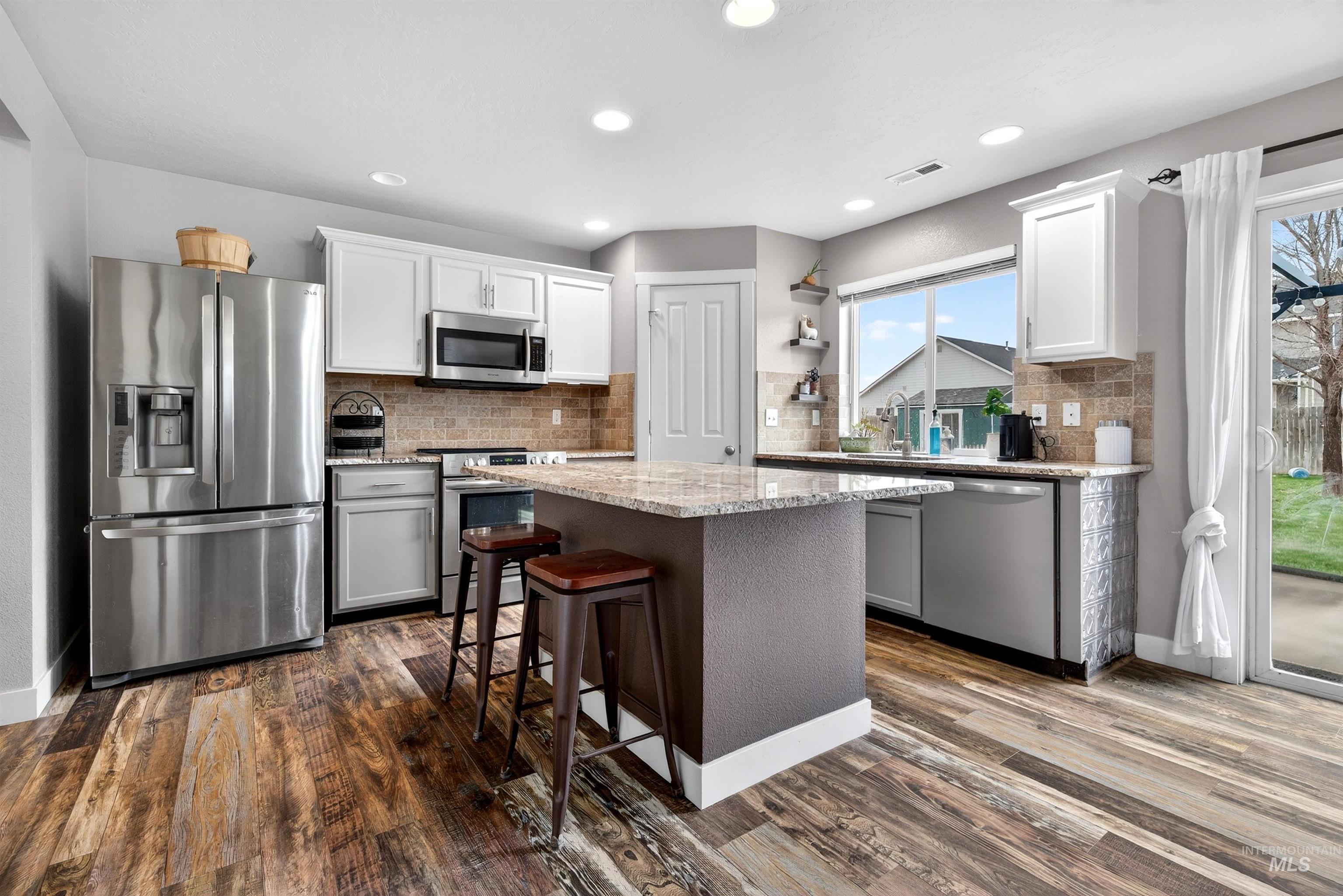 1110 N Finsbury Ave., Star, Idaho 83669, 4 Bedrooms, 3 Bathrooms, Residential For Sale, Price $514,900,MLS 98978080