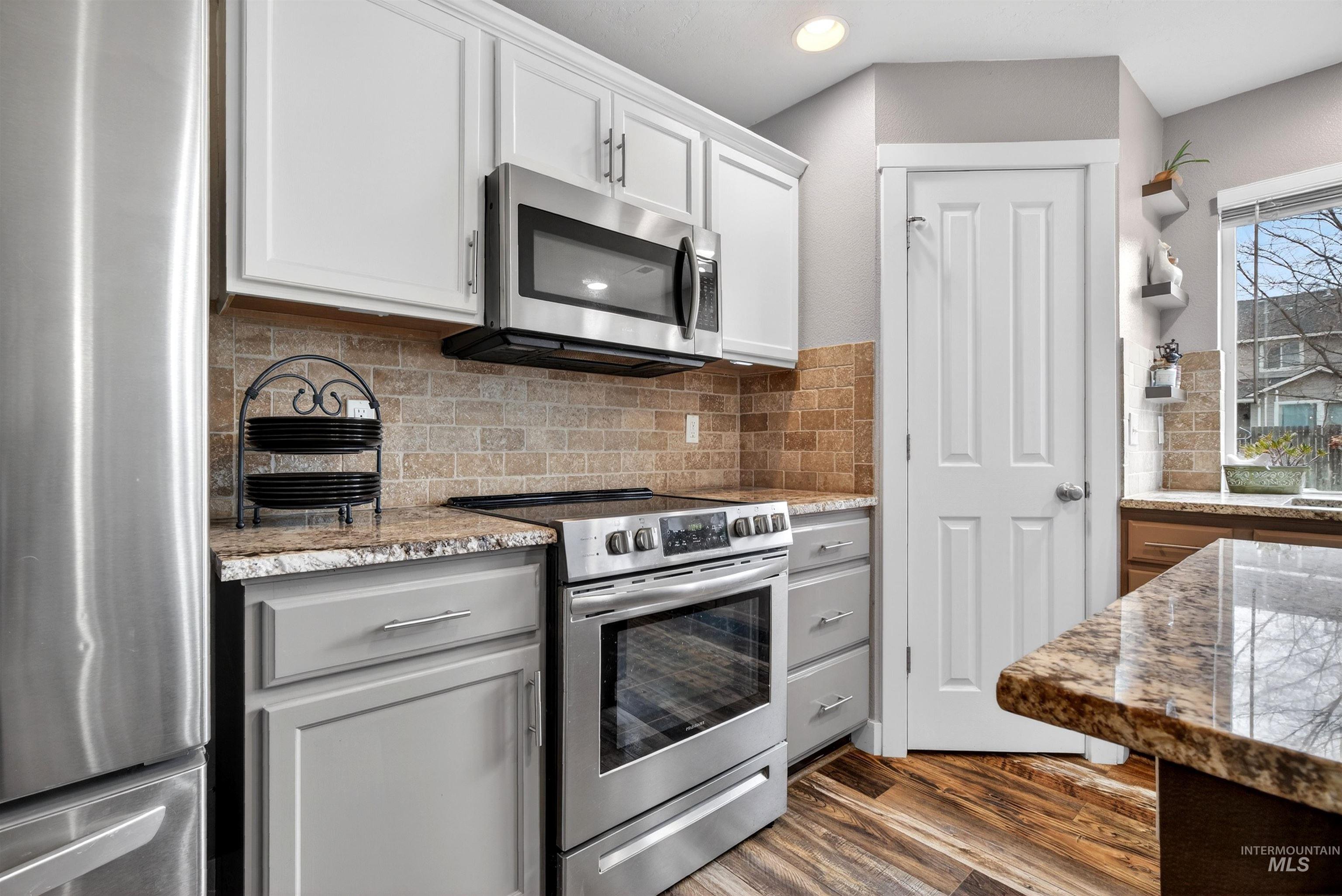 1110 N Finsbury Ave., Star, Idaho 83669, 4 Bedrooms, 3 Bathrooms, Residential For Sale, Price $514,900,MLS 98978080