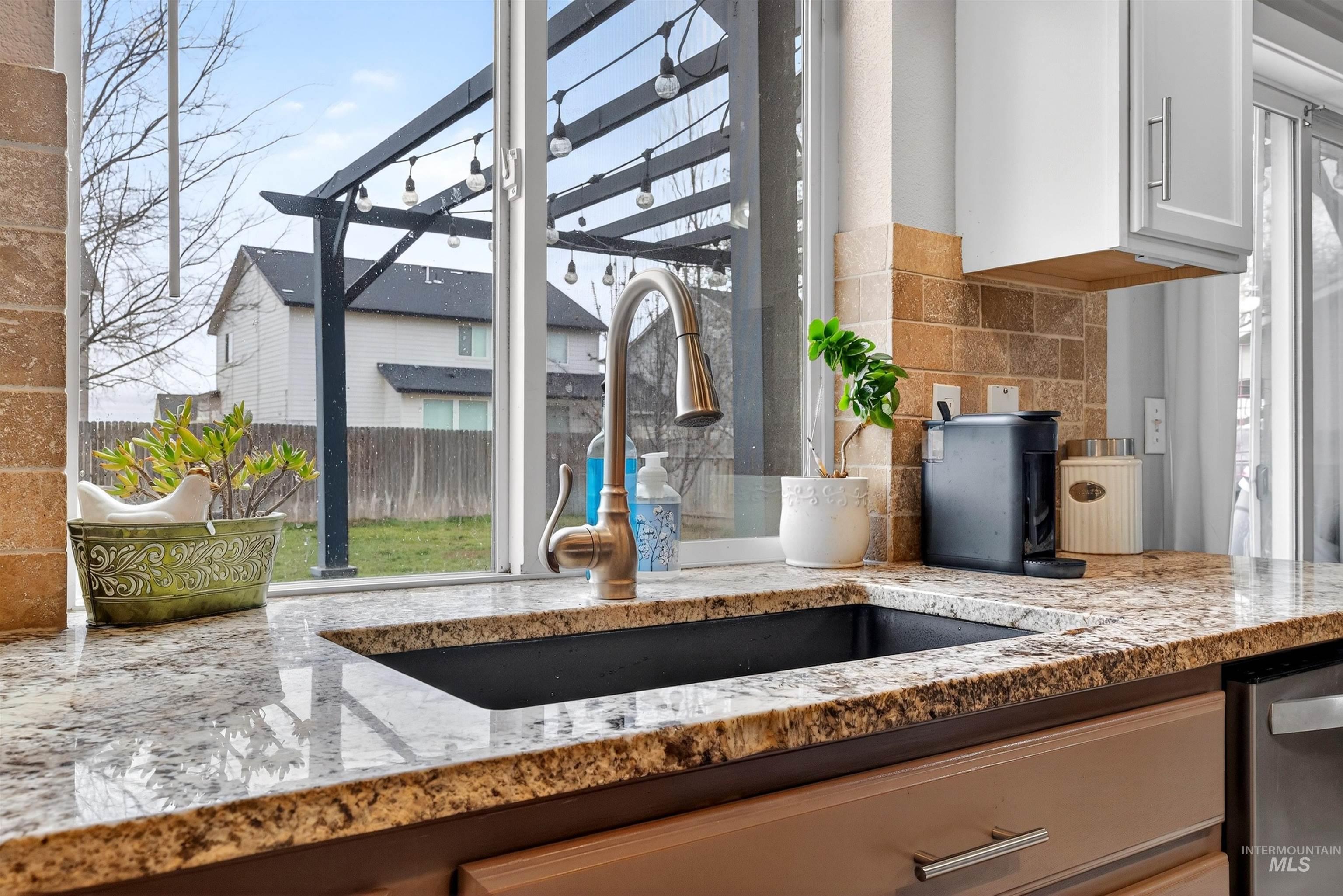 1110 N Finsbury Ave., Star, Idaho 83669, 4 Bedrooms, 3 Bathrooms, Residential For Sale, Price $514,900,MLS 98978080