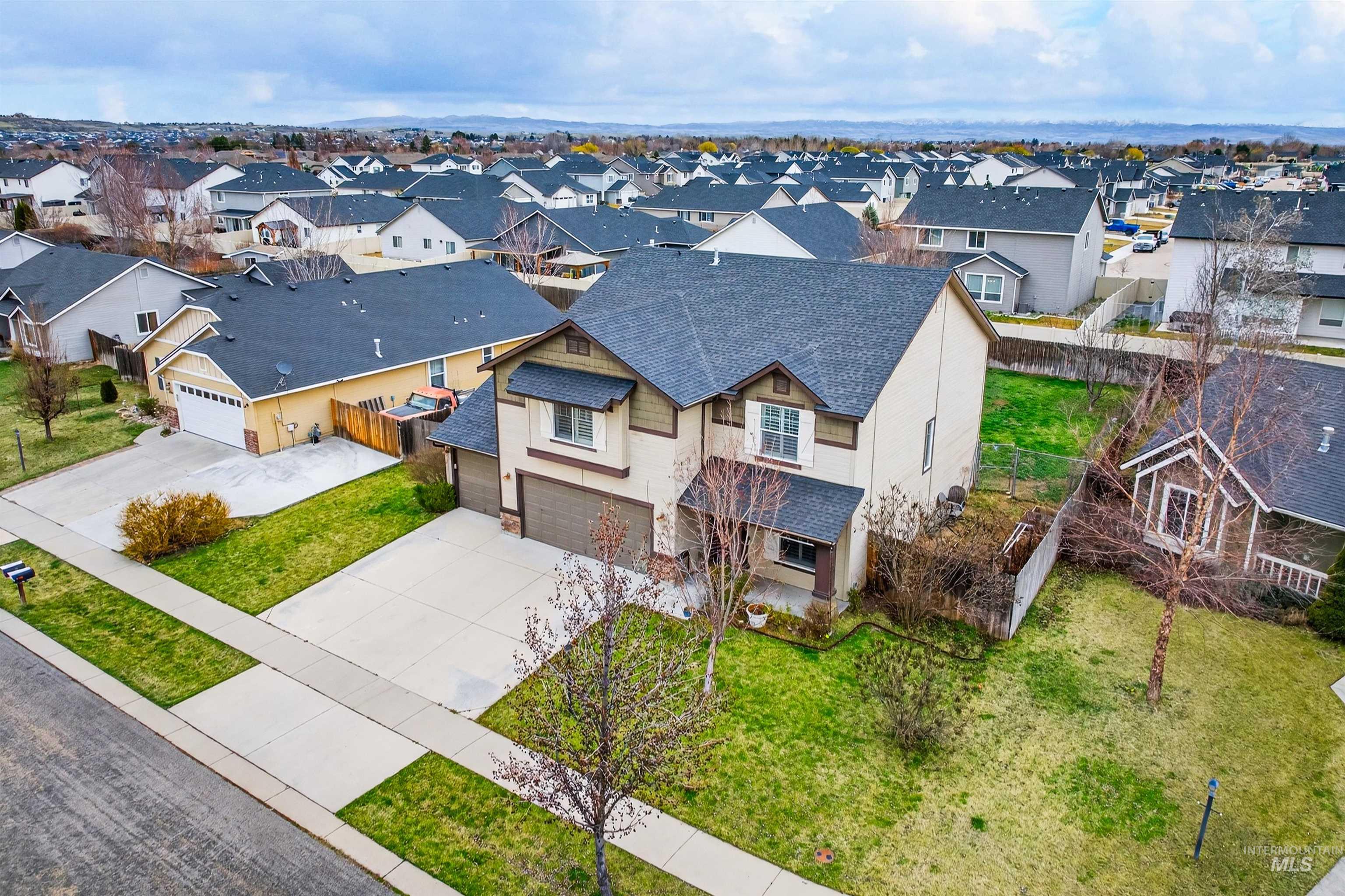 1110 N Finsbury Ave., Star, Idaho 83669, 4 Bedrooms, 3 Bathrooms, Residential For Sale, Price $514,900,MLS 98978080