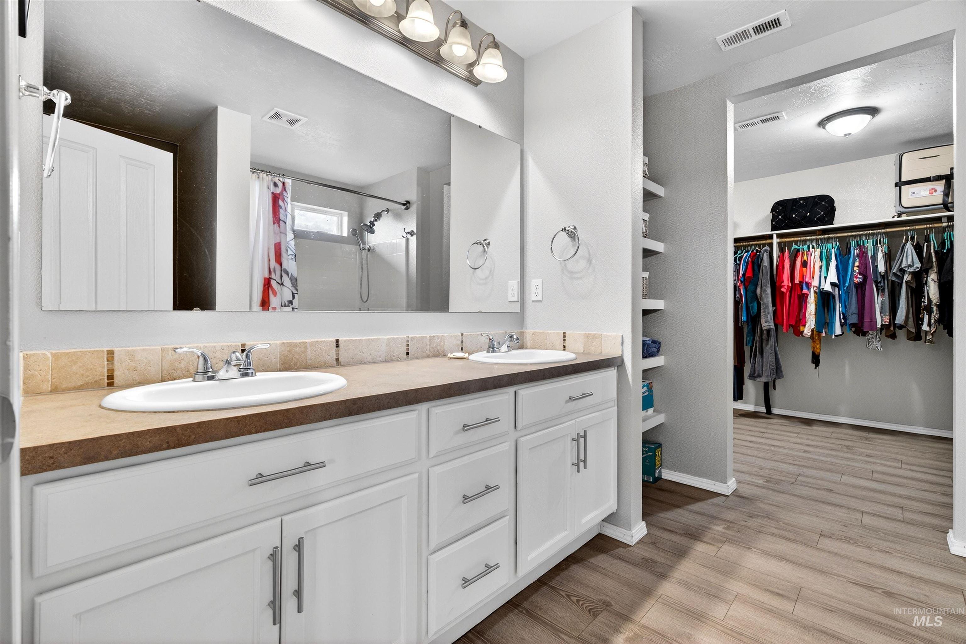 1110 N Finsbury Ave., Star, Idaho 83669, 4 Bedrooms, 3 Bathrooms, Residential For Sale, Price $514,900,MLS 98978080