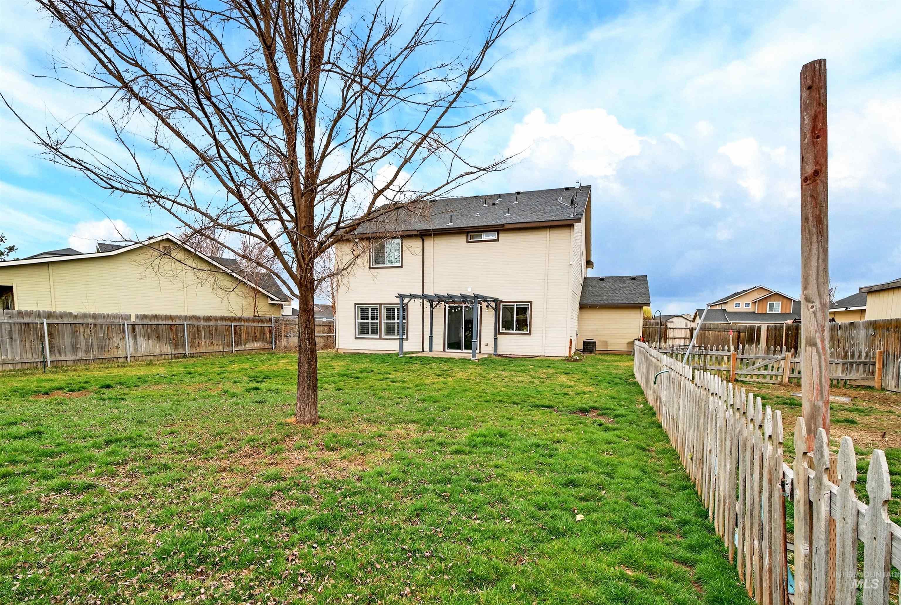 1110 N Finsbury Ave., Star, Idaho 83669, 4 Bedrooms, 3 Bathrooms, Residential For Sale, Price $514,900,MLS 98978080