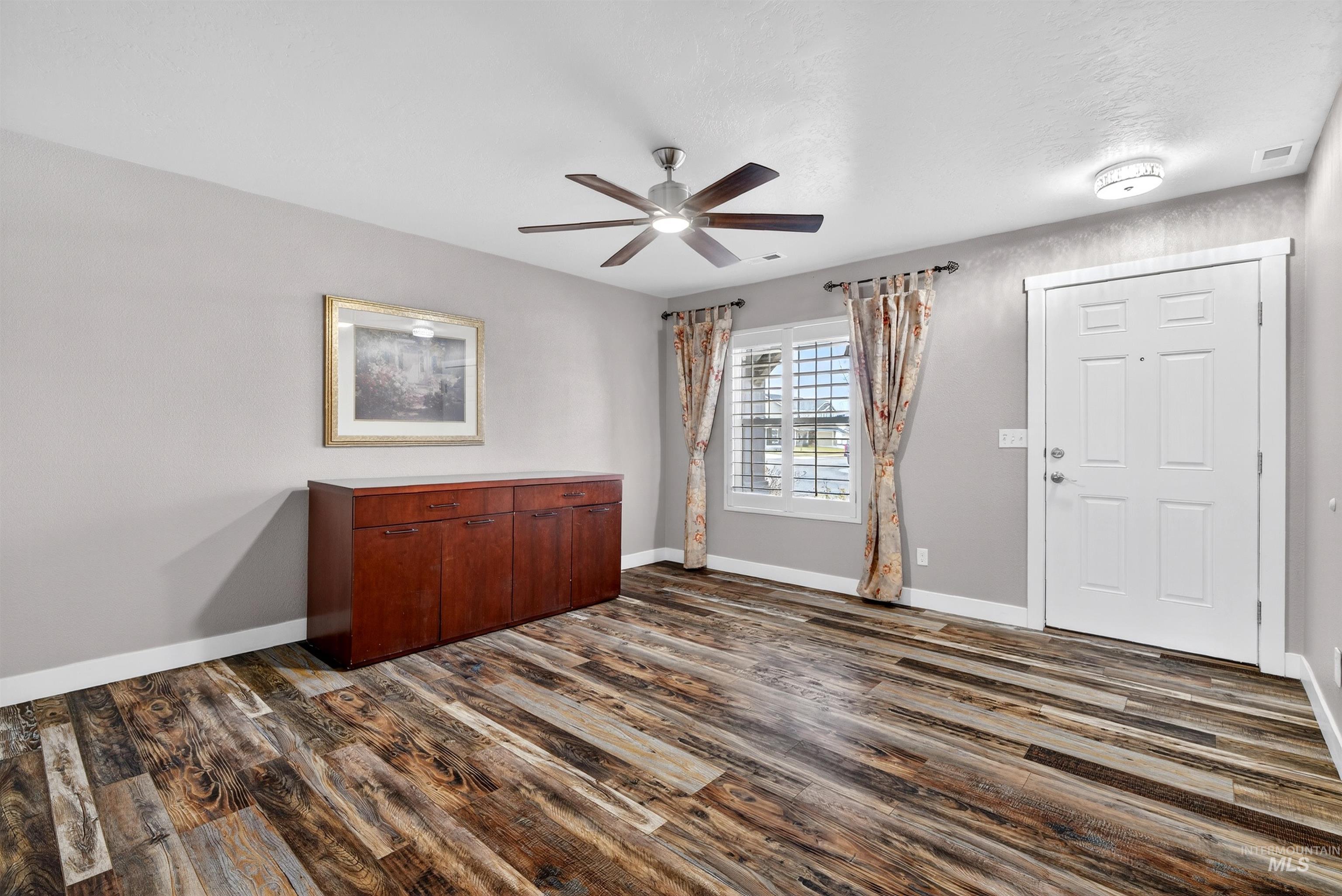 1110 N Finsbury Ave., Star, Idaho 83669, 4 Bedrooms, 3 Bathrooms, Residential For Sale, Price $514,900,MLS 98978080