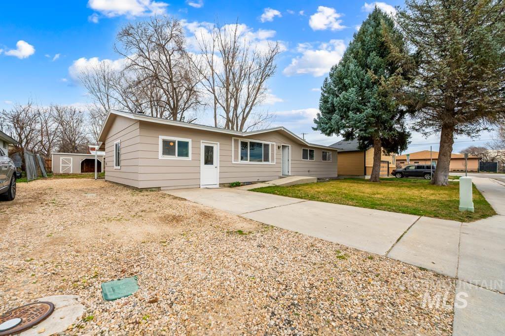 456 N School, Kuna, Idaho 83634, 3 Bedrooms, 1 Bathroom, Residential For Sale, Price $350,000, 98978081