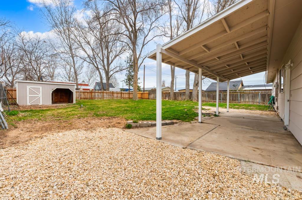 456 N School, Kuna, Idaho 83634, 3 Bedrooms, 1 Bathroom, Residential For Sale, Price $350,000, 98978081