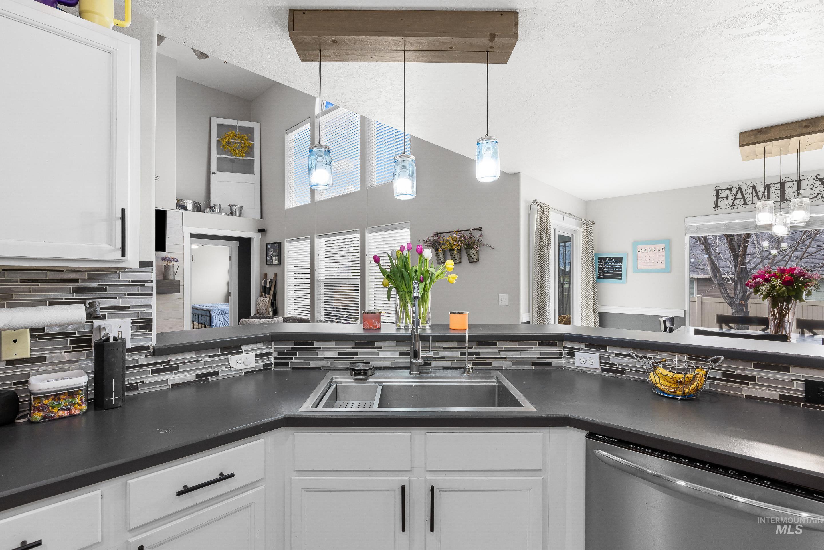 2223 N Maroon Ave, Kuna, Idaho 83634, 5 Bedrooms, 2.5 Bathrooms, Residential For Sale, Price $564,900, 98978082