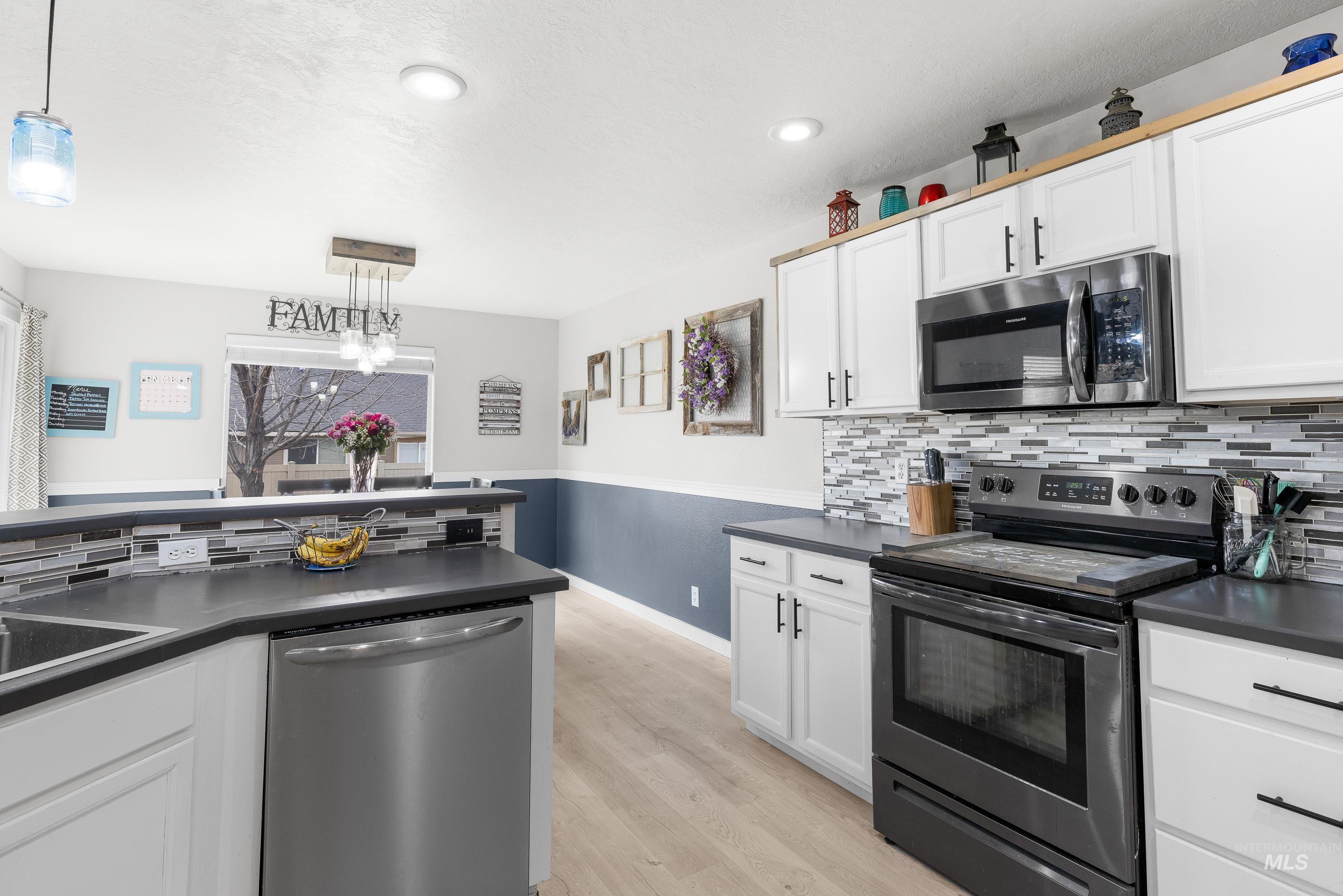 2223 N Maroon Ave, Kuna, Idaho 83634, 5 Bedrooms, 2.5 Bathrooms, Residential For Sale, Price $564,900, 98978082