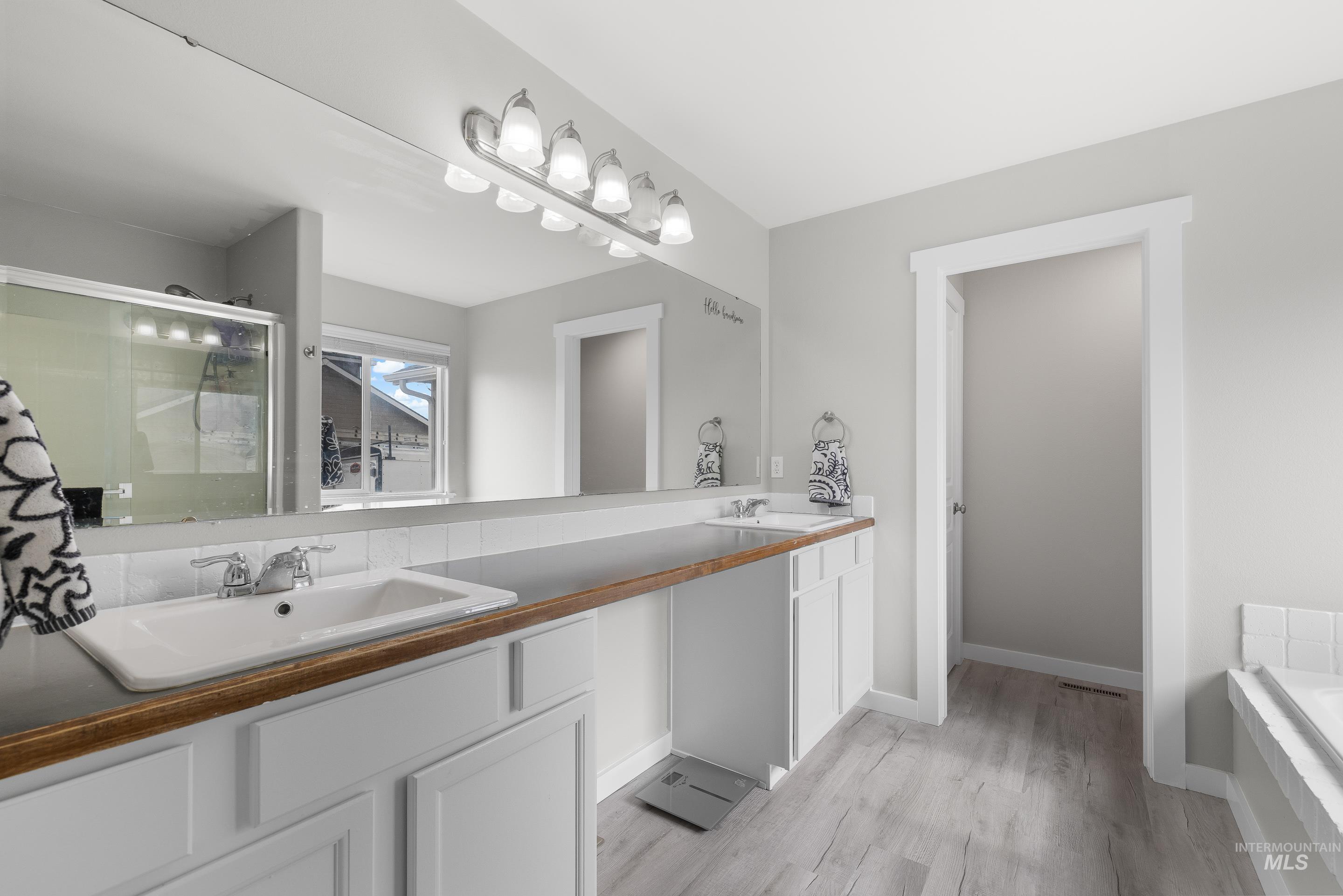 2223 N Maroon Ave, Kuna, Idaho 83634, 5 Bedrooms, 2.5 Bathrooms, Residential For Sale, Price $564,900, 98978082