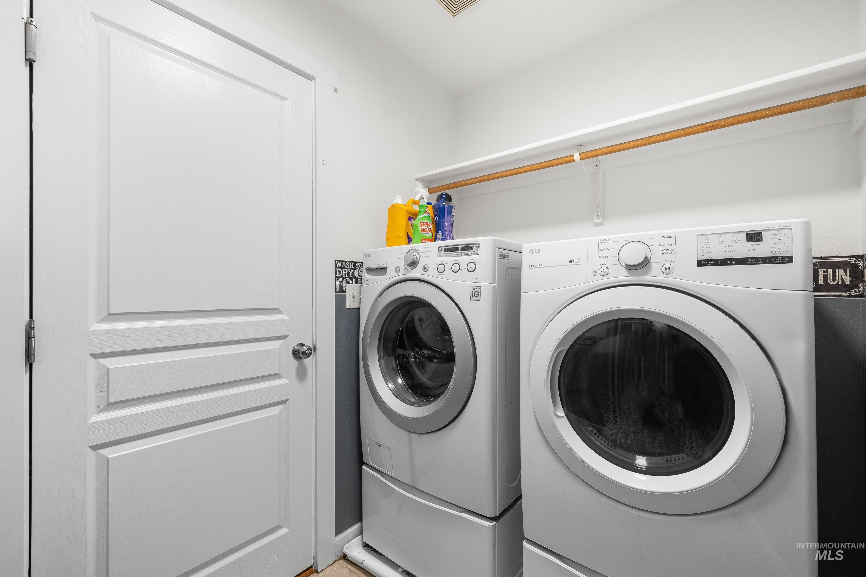 2223 N Maroon Ave, Kuna, Idaho 83634, 5 Bedrooms, 2.5 Bathrooms, Residential For Sale, Price $564,900, 98978082