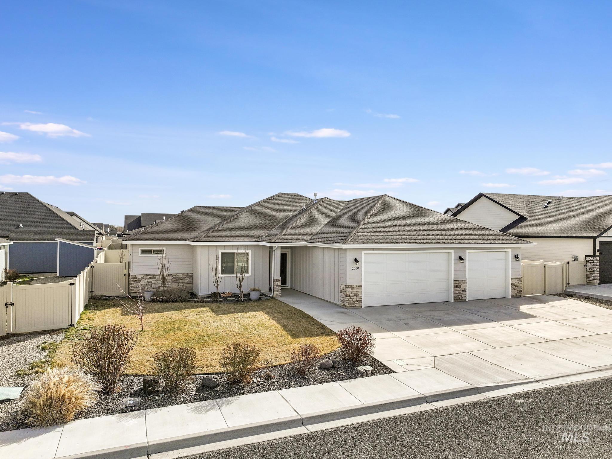 2080 Columbia Dr, Twin Falls, Idaho 83301-5983, 3 Bedrooms, 2 Bathrooms, Residential For Sale, Price $515,000, 98978083