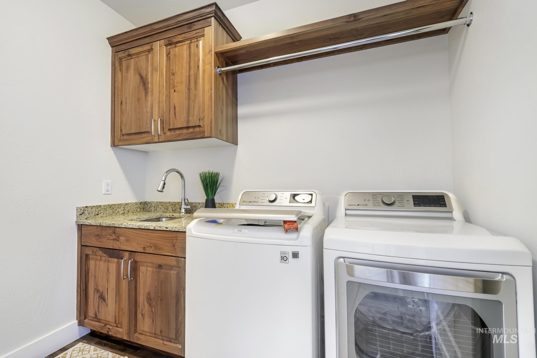 2080 Columbia Dr, Twin Falls, Idaho 83301-5983, 3 Bedrooms, 2 Bathrooms, Residential For Sale, Price $515,000, 98978083