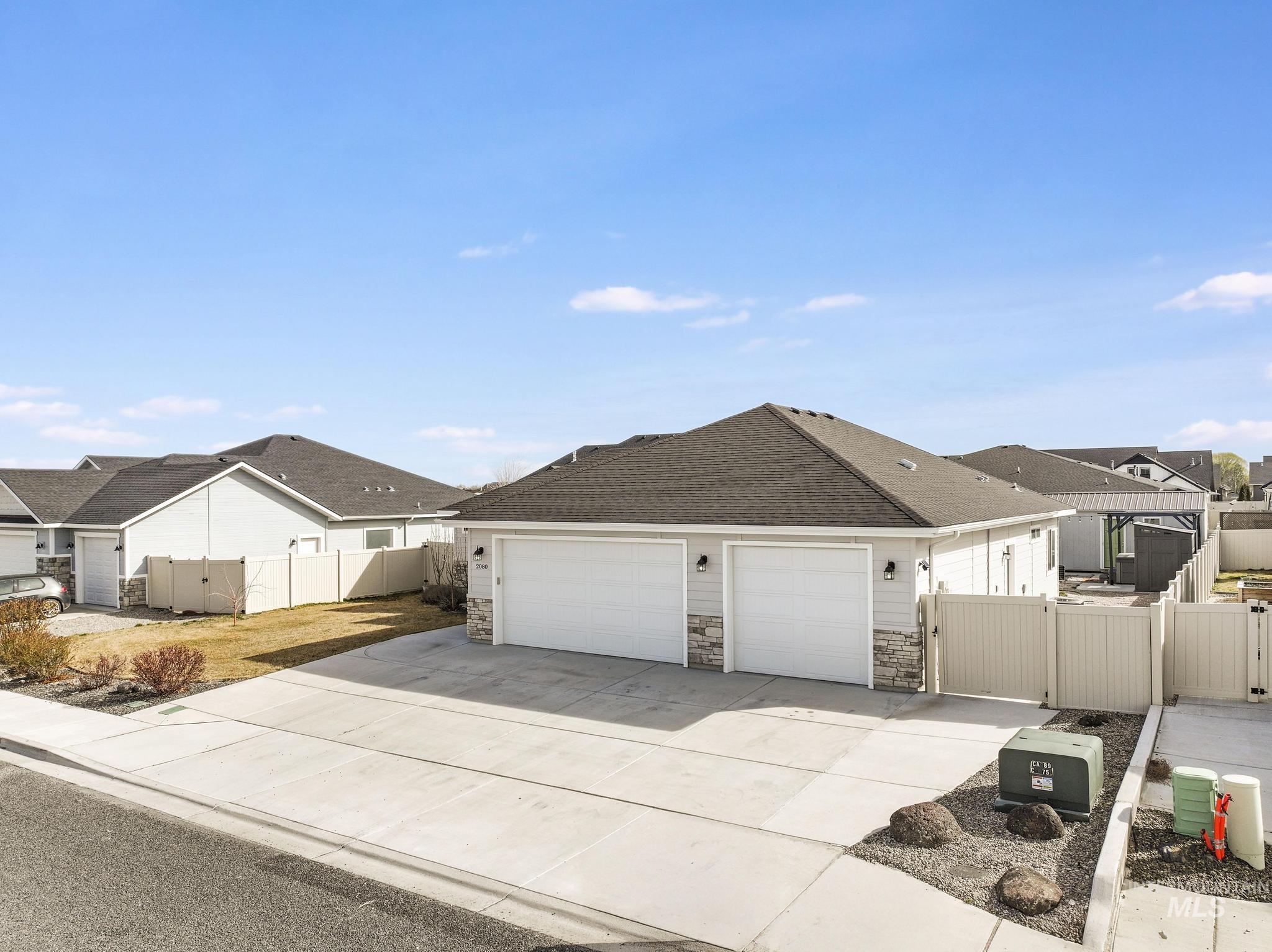 2080 Columbia Dr, Twin Falls, Idaho 83301-5983, 3 Bedrooms, 2 Bathrooms, Residential For Sale, Price $515,000, 98978083