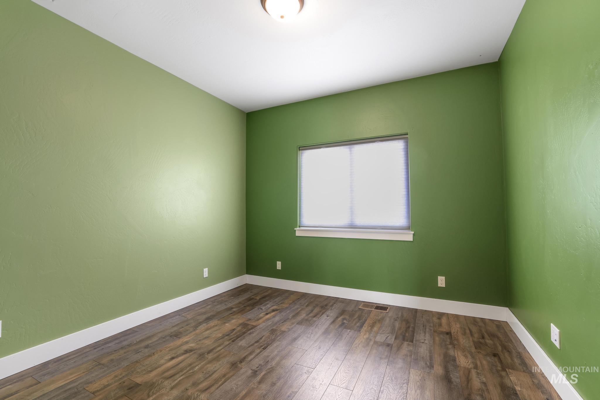 2080 Columbia Dr, Twin Falls, Idaho 83301-5983, 3 Bedrooms, 2 Bathrooms, Residential For Sale, Price $515,000, 98978083