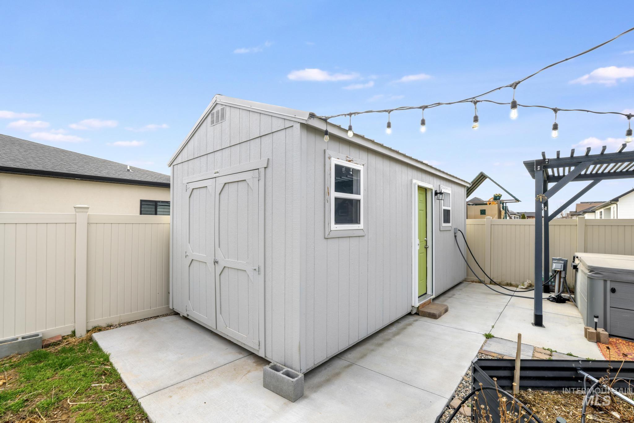 2080 Columbia Dr, Twin Falls, Idaho 83301-5983, 3 Bedrooms, 2 Bathrooms, Residential For Sale, Price $515,000, 98978083