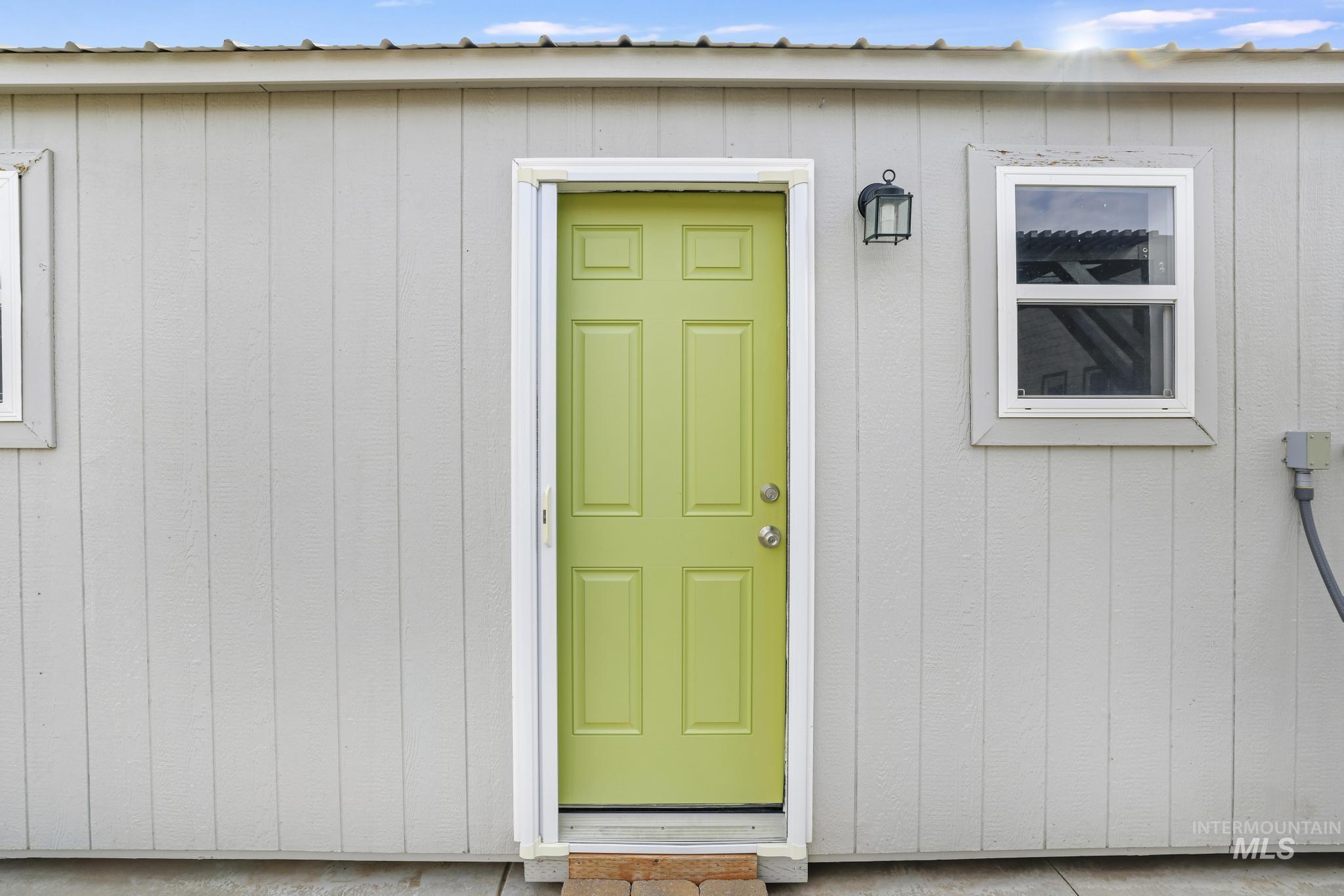 2080 Columbia Dr, Twin Falls, Idaho 83301-5983, 3 Bedrooms, 2 Bathrooms, Residential For Sale, Price $515,000, 98978083