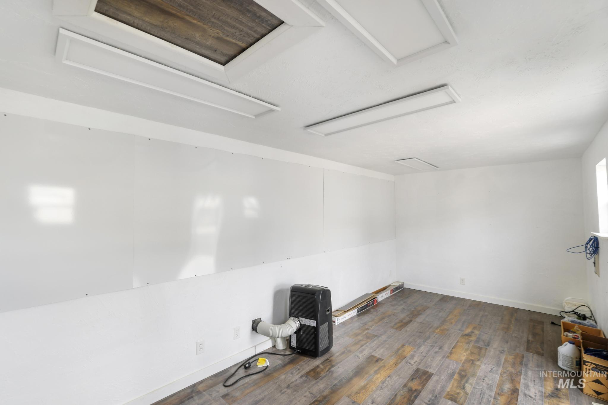 2080 Columbia Dr, Twin Falls, Idaho 83301-5983, 3 Bedrooms, 2 Bathrooms, Residential For Sale, Price $515,000, 98978083