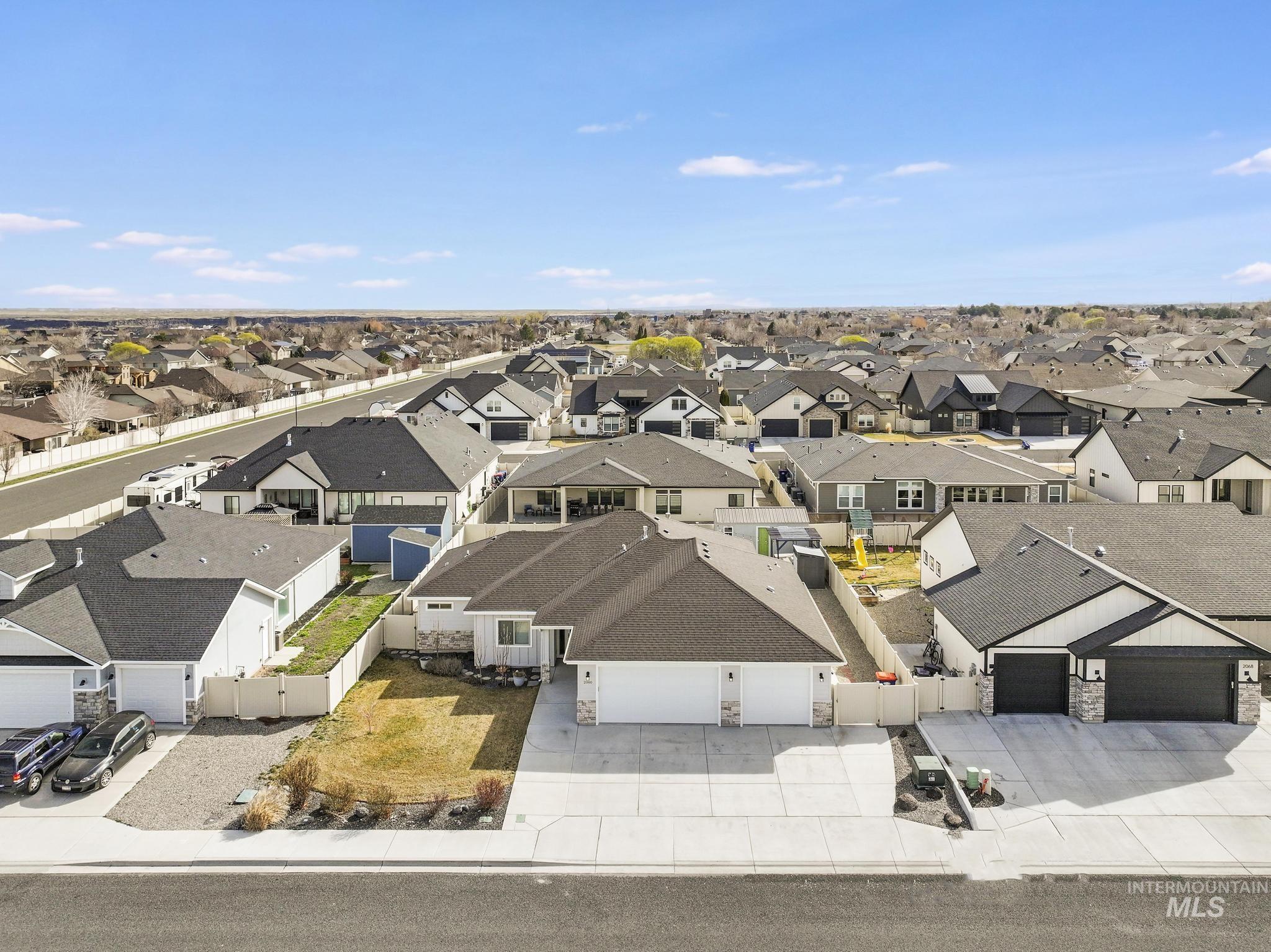 2080 Columbia Dr, Twin Falls, Idaho 83301-5983, 3 Bedrooms, 2 Bathrooms, Residential For Sale, Price $515,000, 98978083