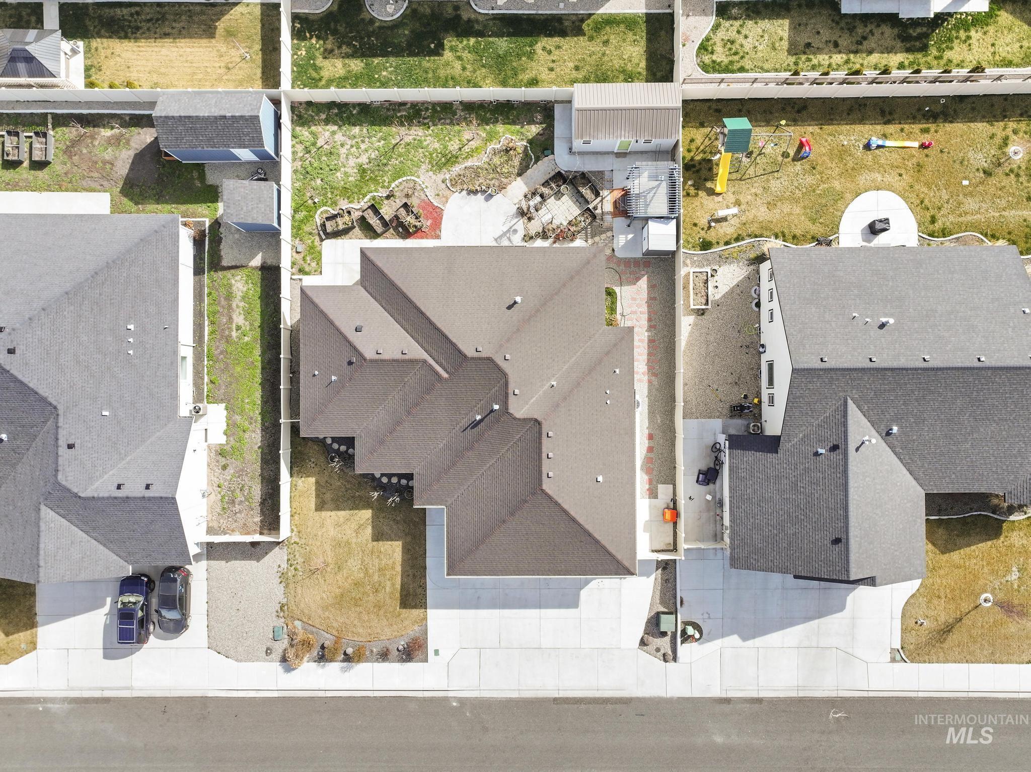 2080 Columbia Dr, Twin Falls, Idaho 83301-5983, 3 Bedrooms, 2 Bathrooms, Residential For Sale, Price $515,000, 98978083