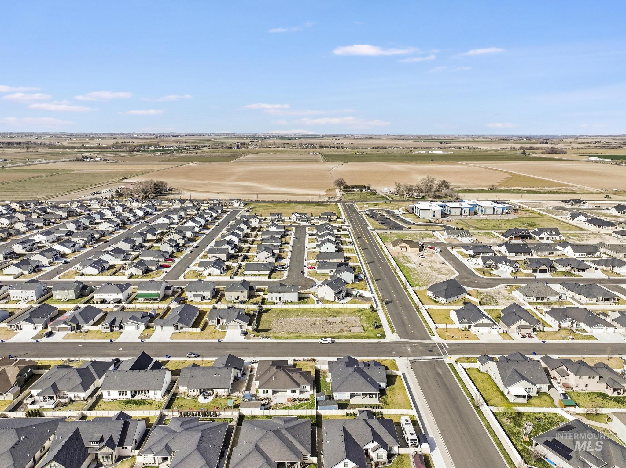 2080 Columbia Dr, Twin Falls, Idaho 83301-5983, 3 Bedrooms, 2 Bathrooms, Residential For Sale, Price $515,000, 98978083