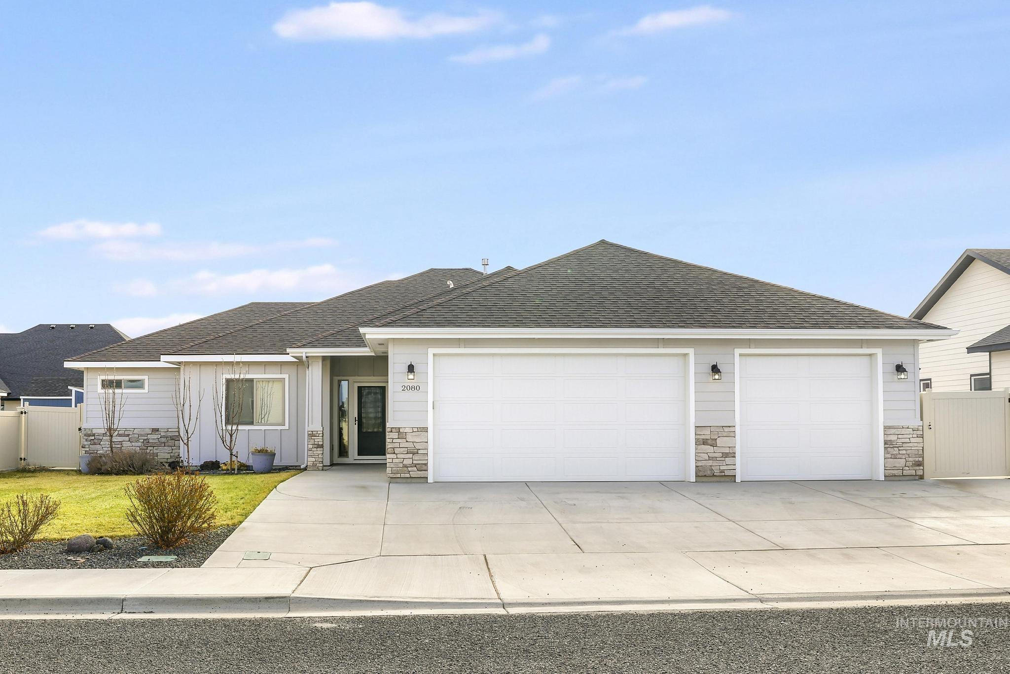 2080 Columbia Dr, Twin Falls, Idaho 83301-5983, 3 Bedrooms, 2 Bathrooms, Residential For Sale, Price $515,000, 98978083