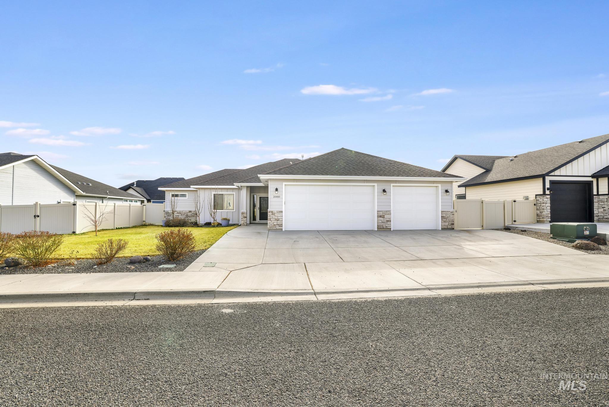 2080 Columbia Dr, Twin Falls, Idaho 83301-5983, 3 Bedrooms, 2 Bathrooms, Residential For Sale, Price $515,000, 98978083