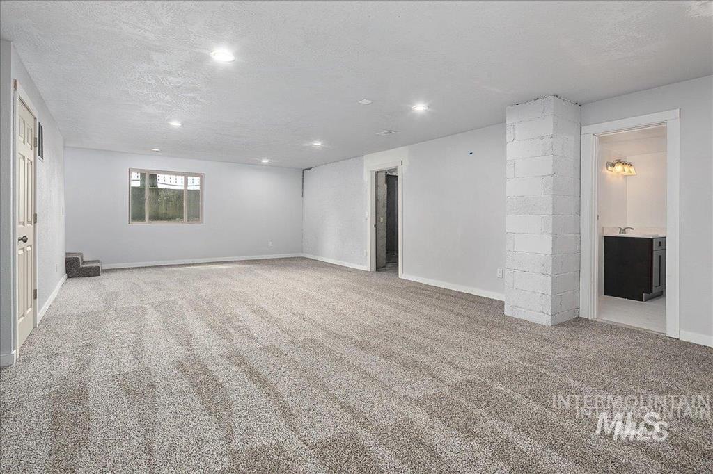 2304 N Montana Avenue, Caldwell, Idaho 83605, Residential Income For Sale, Price $950,000, 98978090