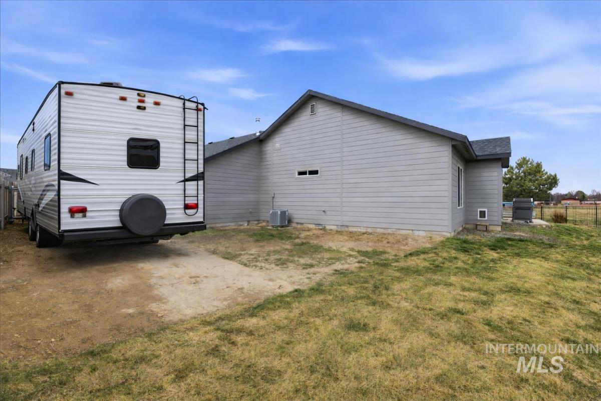 2850 N Iditarod Way, Kuna, Idaho 83634, 4 Bedrooms, 2 Bathrooms, Residential For Sale, Price $459,900, 98978092