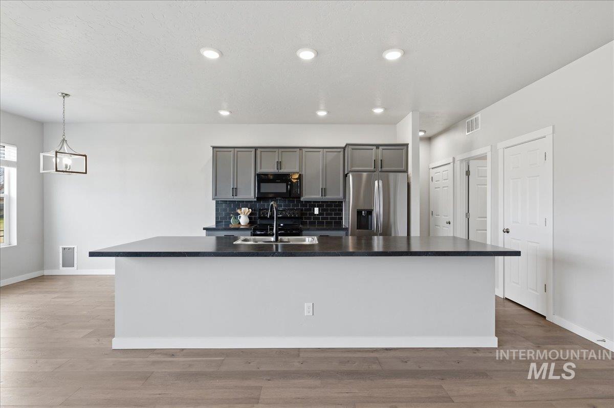 2850 N Iditarod Way, Kuna, Idaho 83634, 4 Bedrooms, 2 Bathrooms, Residential For Sale, Price $459,900, 98978092