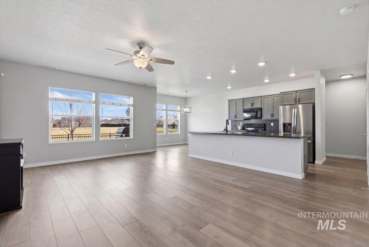 2850 N Iditarod Way, Kuna, Idaho 83634, 4 Bedrooms, 2 Bathrooms, Residential For Sale, Price $459,900, 98978092