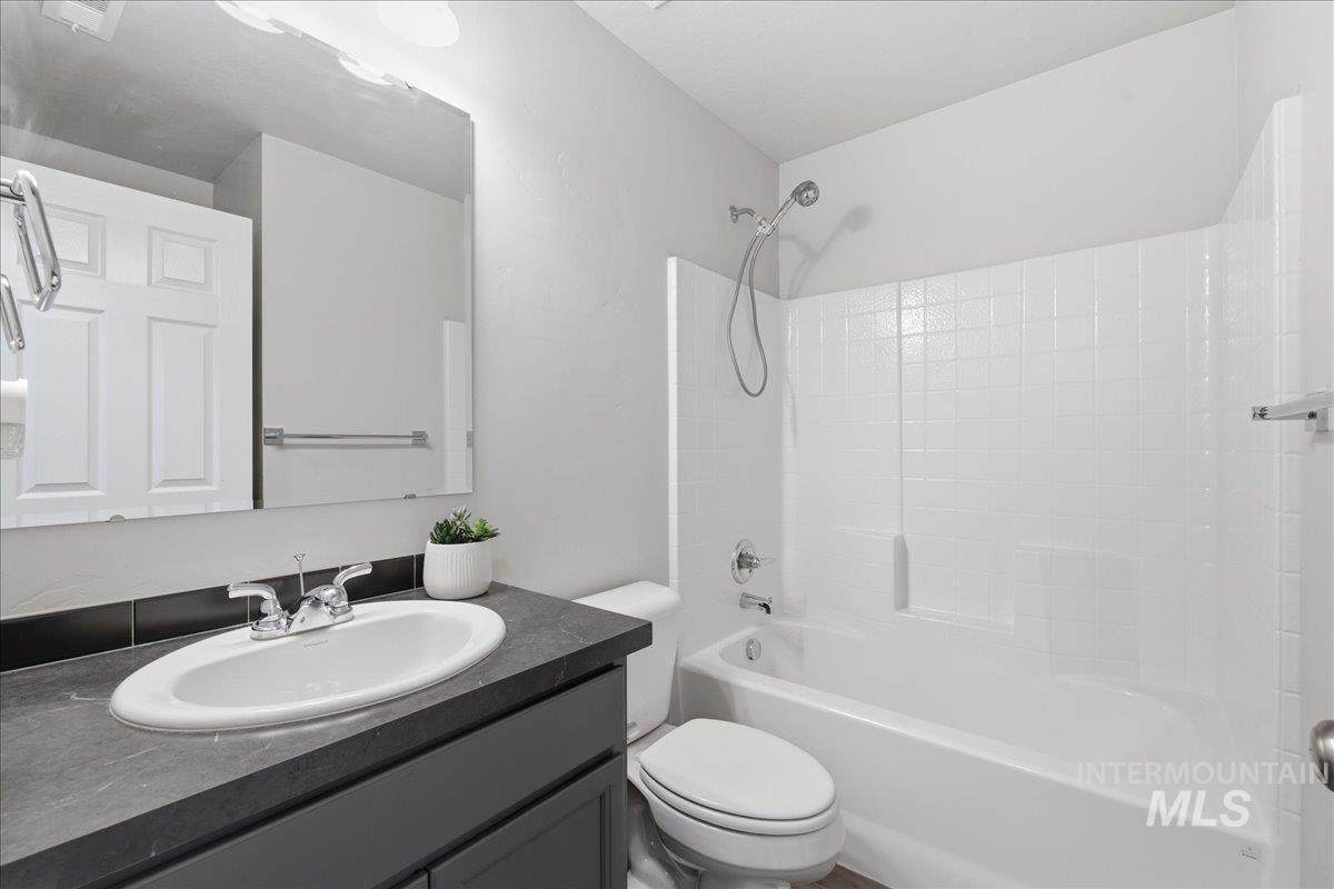 2850 N Iditarod Way, Kuna, Idaho 83634, 4 Bedrooms, 2 Bathrooms, Residential For Sale, Price $459,900, 98978092