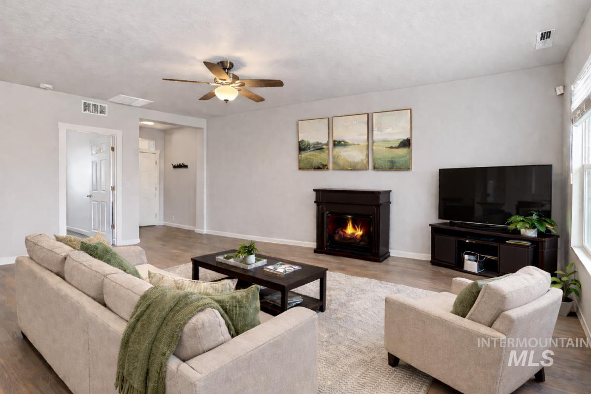 2850 N Iditarod Way, Kuna, Idaho 83634, 4 Bedrooms, 2 Bathrooms, Residential For Sale, Price $459,900, 98978092