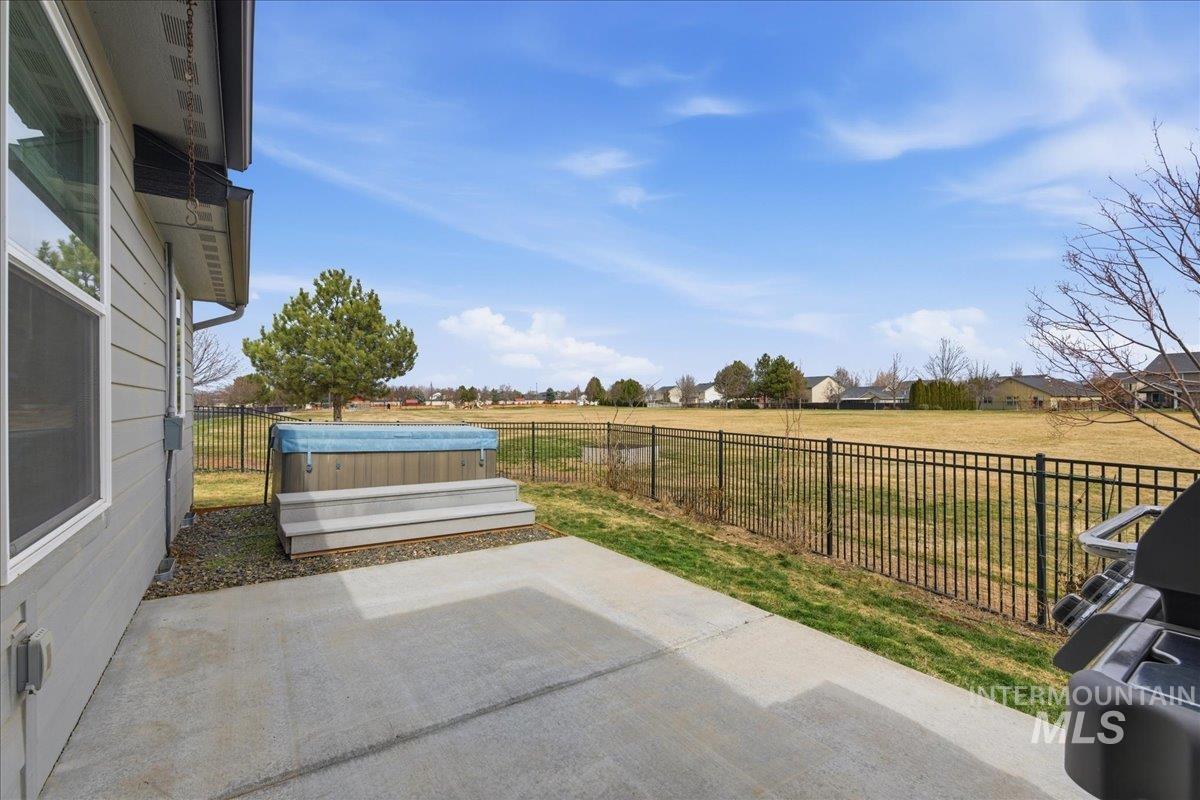 2850 N Iditarod Way, Kuna, Idaho 83634, 4 Bedrooms, 2 Bathrooms, Residential For Sale, Price $459,900, 98978092