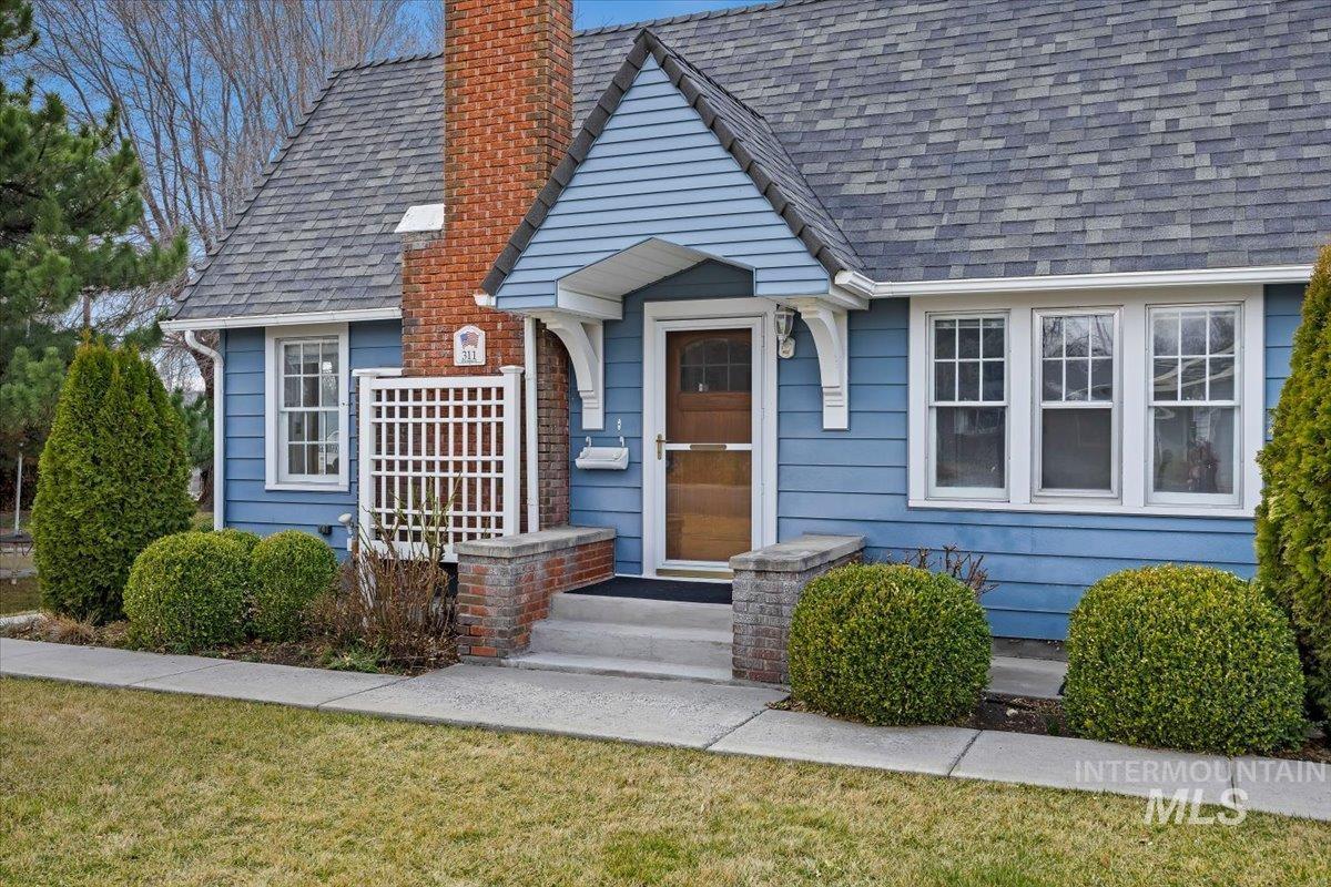 311 Fillmore, Twin Falls, Idaho 83301, 3 Bedrooms, 1.5 Bathrooms, Residential For Sale, Price $417,000, 98978099