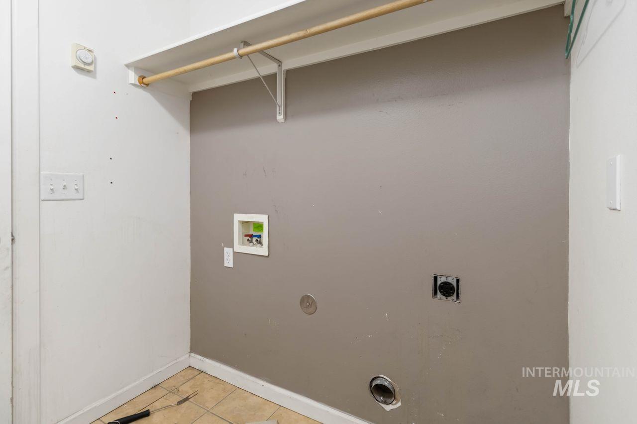 8675 W Carnegie St, Boise, Idaho 83709-5874, 5 Bedrooms, 2 Bathrooms, Residential For Sale, Price $434,900, 98978102