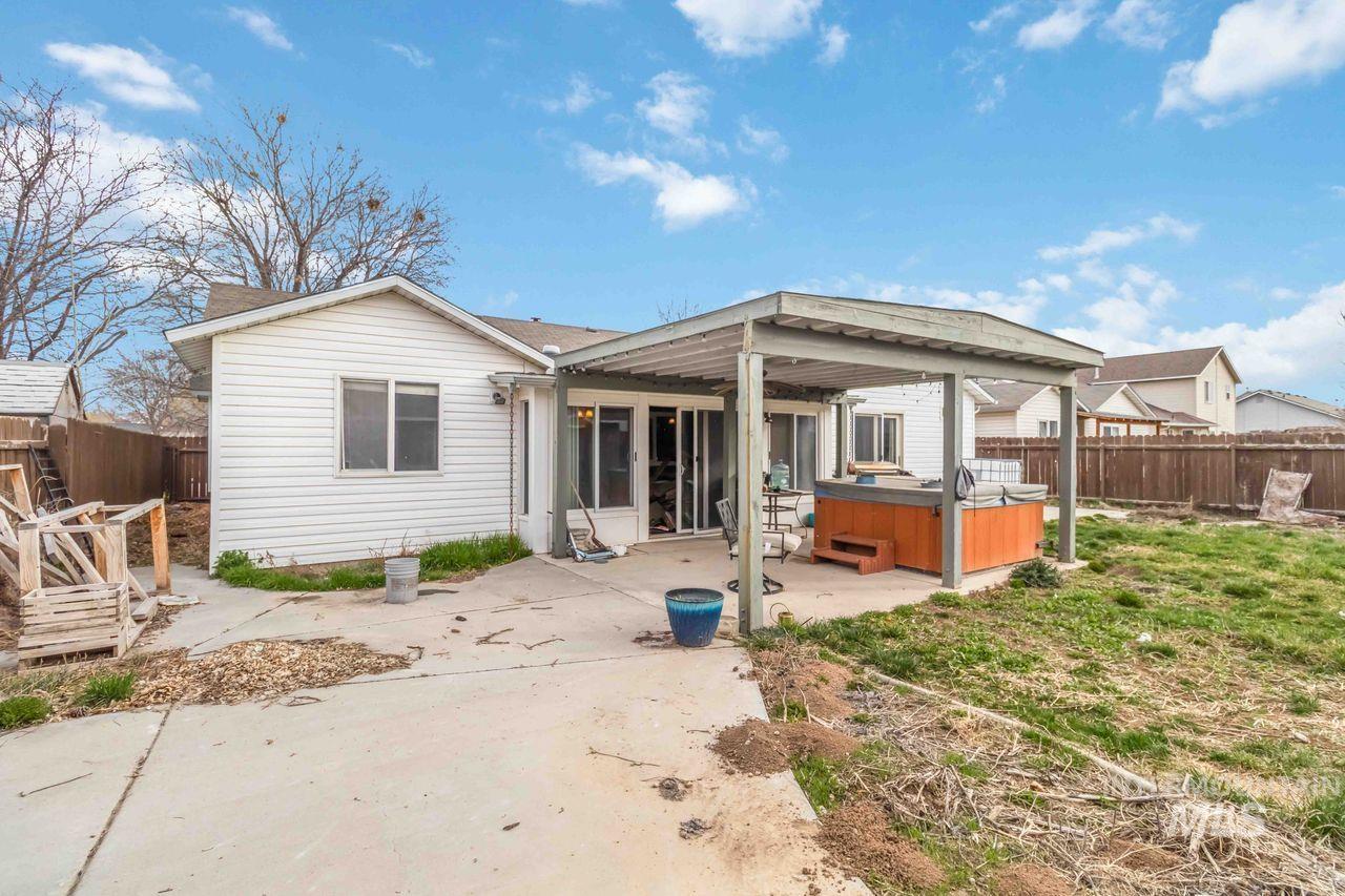 8675 W Carnegie St, Boise, Idaho 83709-5874, 5 Bedrooms, 2 Bathrooms, Residential For Sale, Price $434,900, 98978102