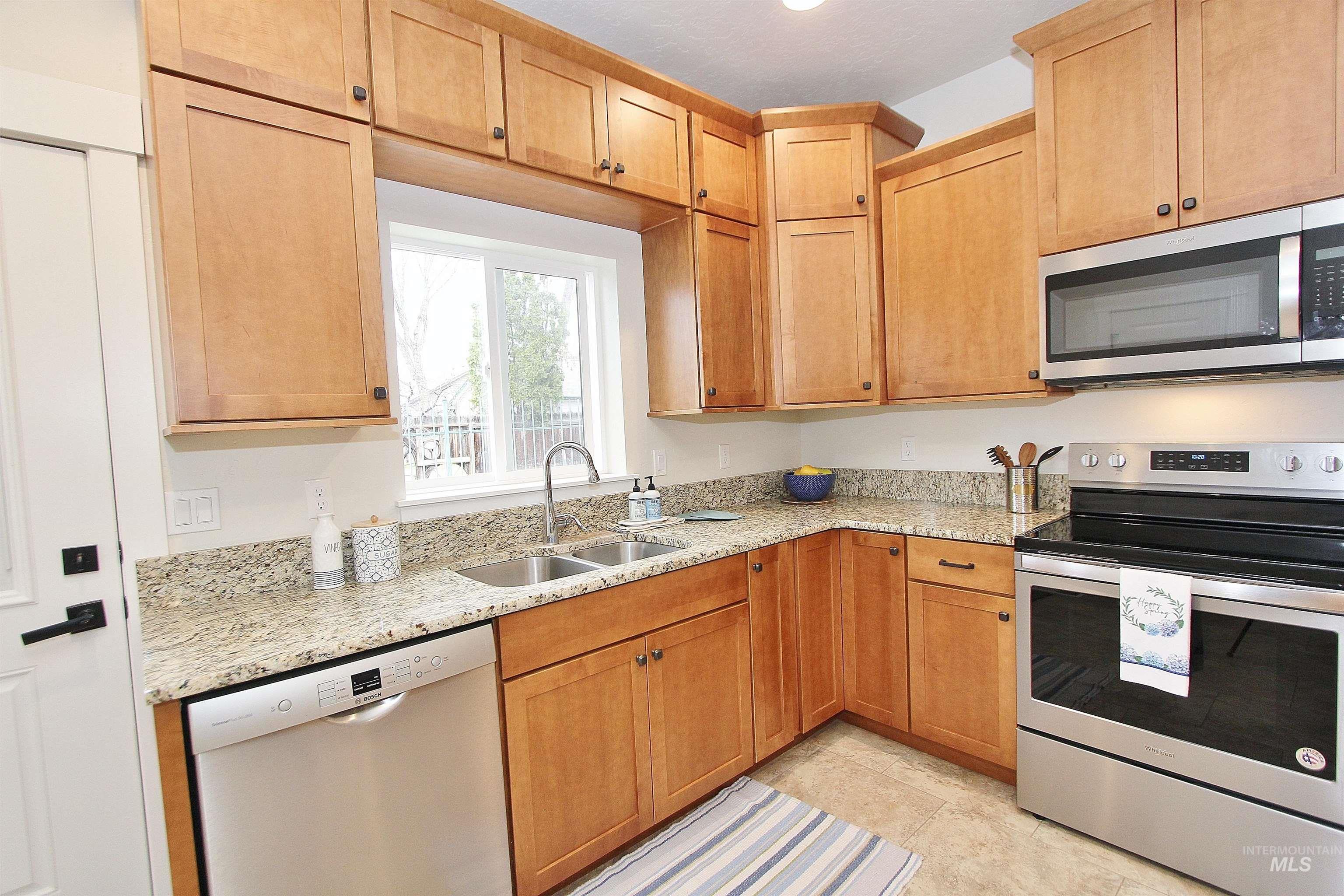 844 W Rollins St, Boise, Idaho 83706, 3 Bedrooms, 2.5 Bathrooms, Residential For Sale, Price $545,000, 98978103