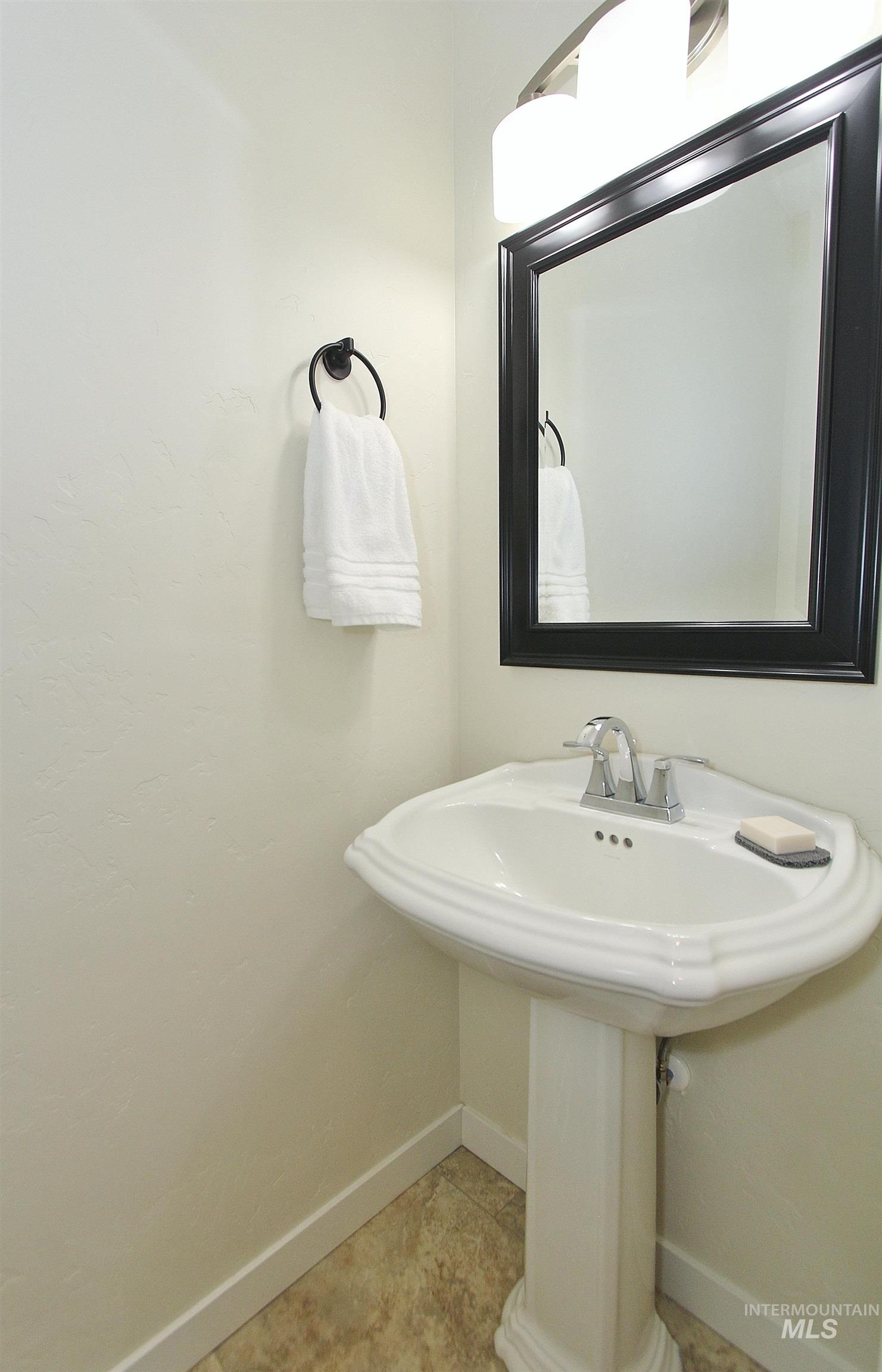 844 W Rollins St, Boise, Idaho 83706, 3 Bedrooms, 2.5 Bathrooms, Residential For Sale, Price $545,000, 98978103