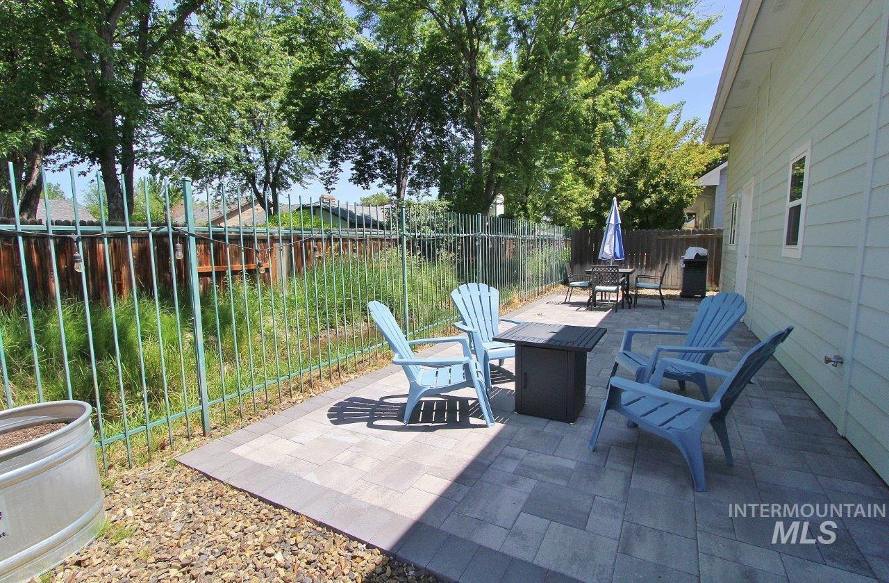 844 W Rollins St, Boise, Idaho 83706, 3 Bedrooms, 2.5 Bathrooms, Residential For Sale, Price $545,000, 98978103