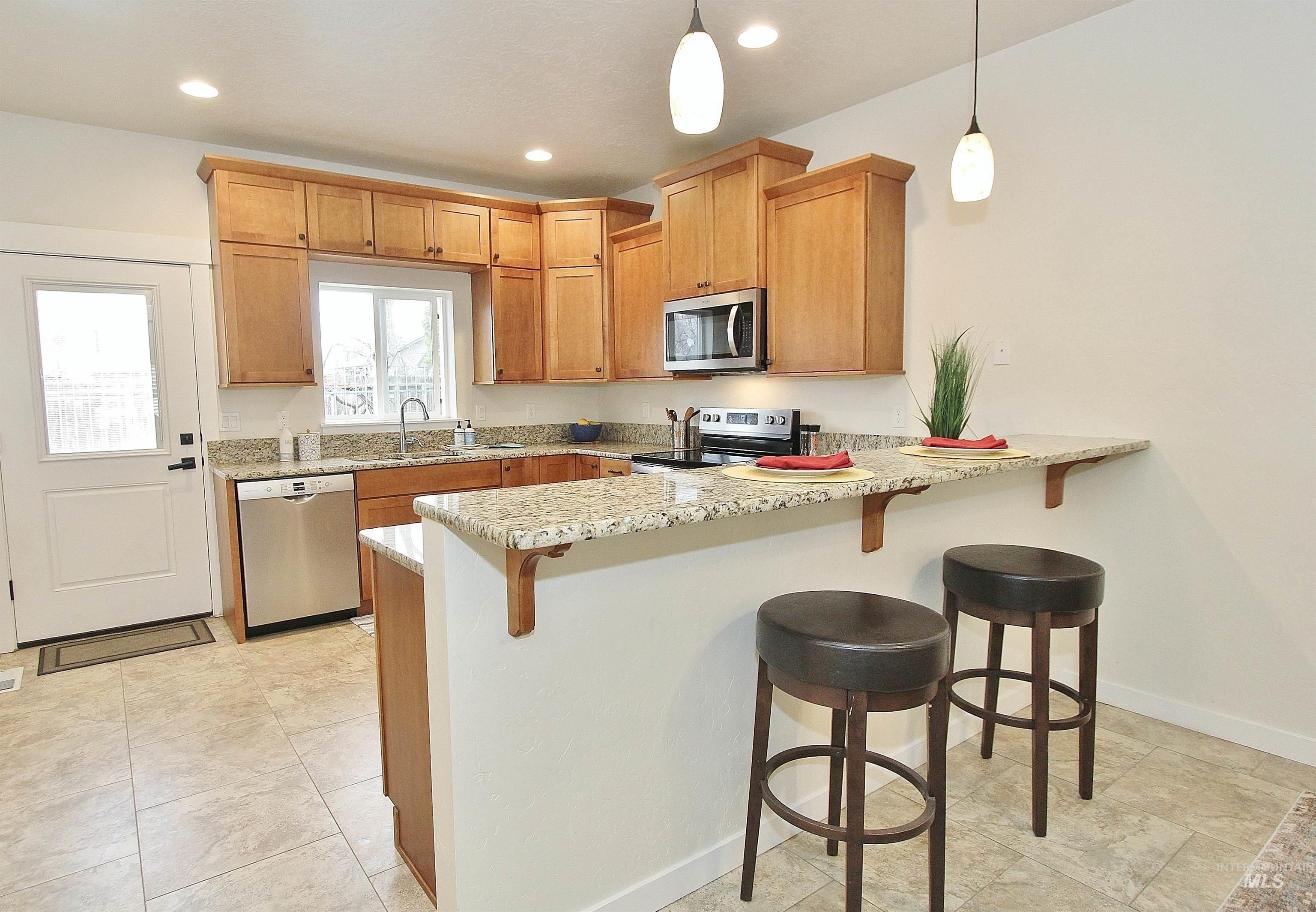 844 W Rollins St, Boise, Idaho 83706, 3 Bedrooms, 2.5 Bathrooms, Residential For Sale, Price $545,000, 98978103