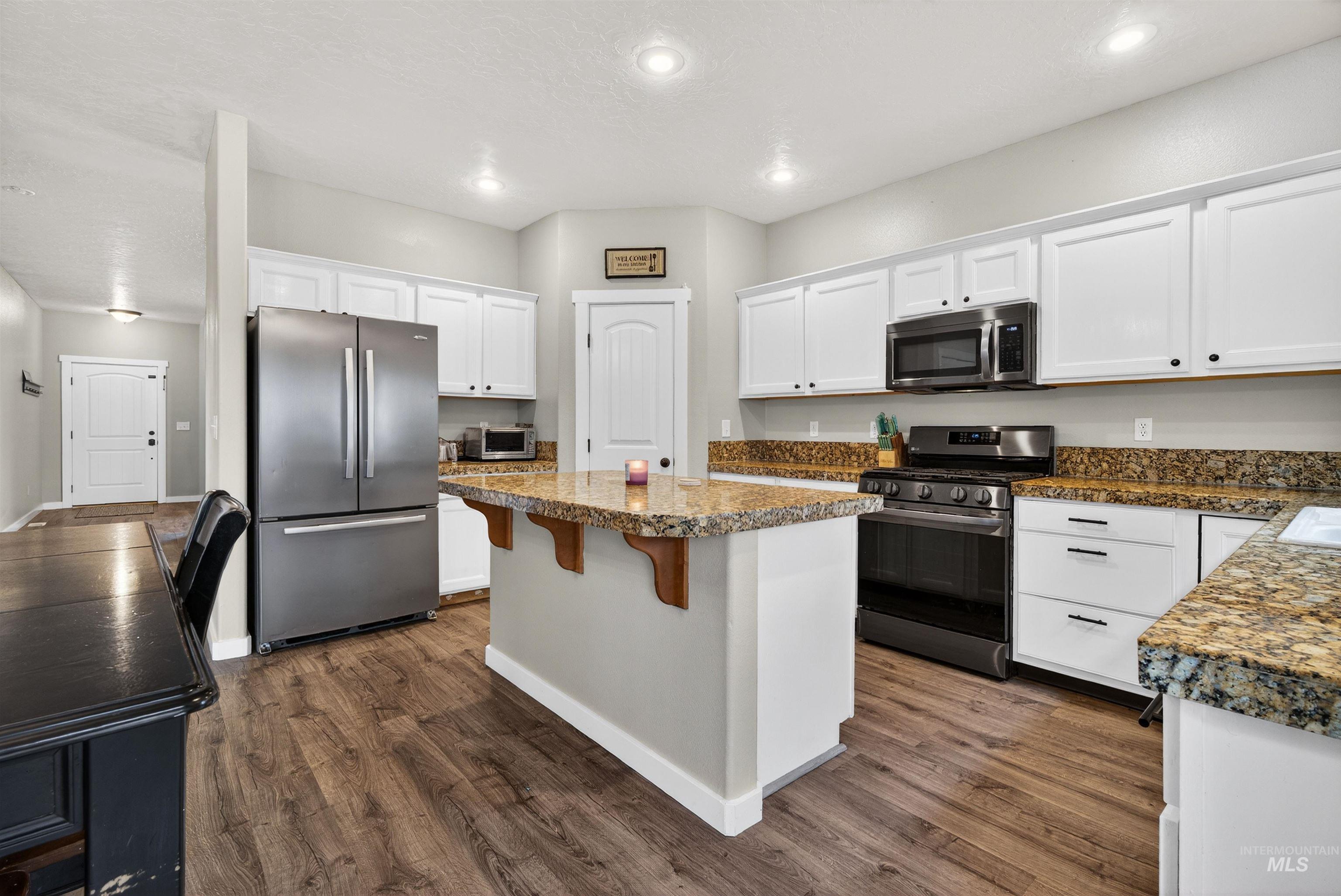 6284 N Silver Elm Way, Meridian, Idaho 83646, 4 Bedrooms, 2.5 Bathrooms, Residential For Sale, Price $529,900, 98978106