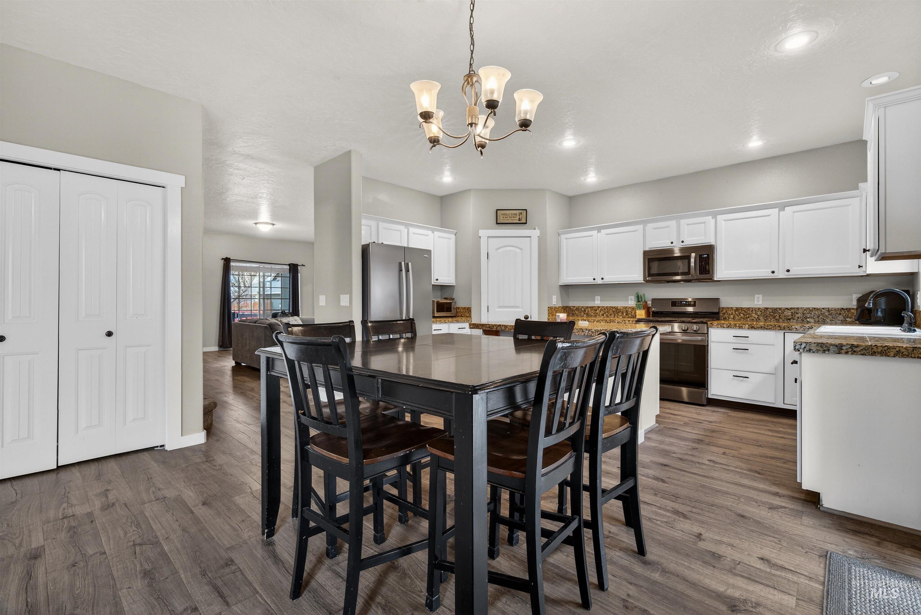 6284 N Silver Elm Way, Meridian, Idaho 83646, 4 Bedrooms, 2.5 Bathrooms, Residential For Sale, Price $529,900, 98978106