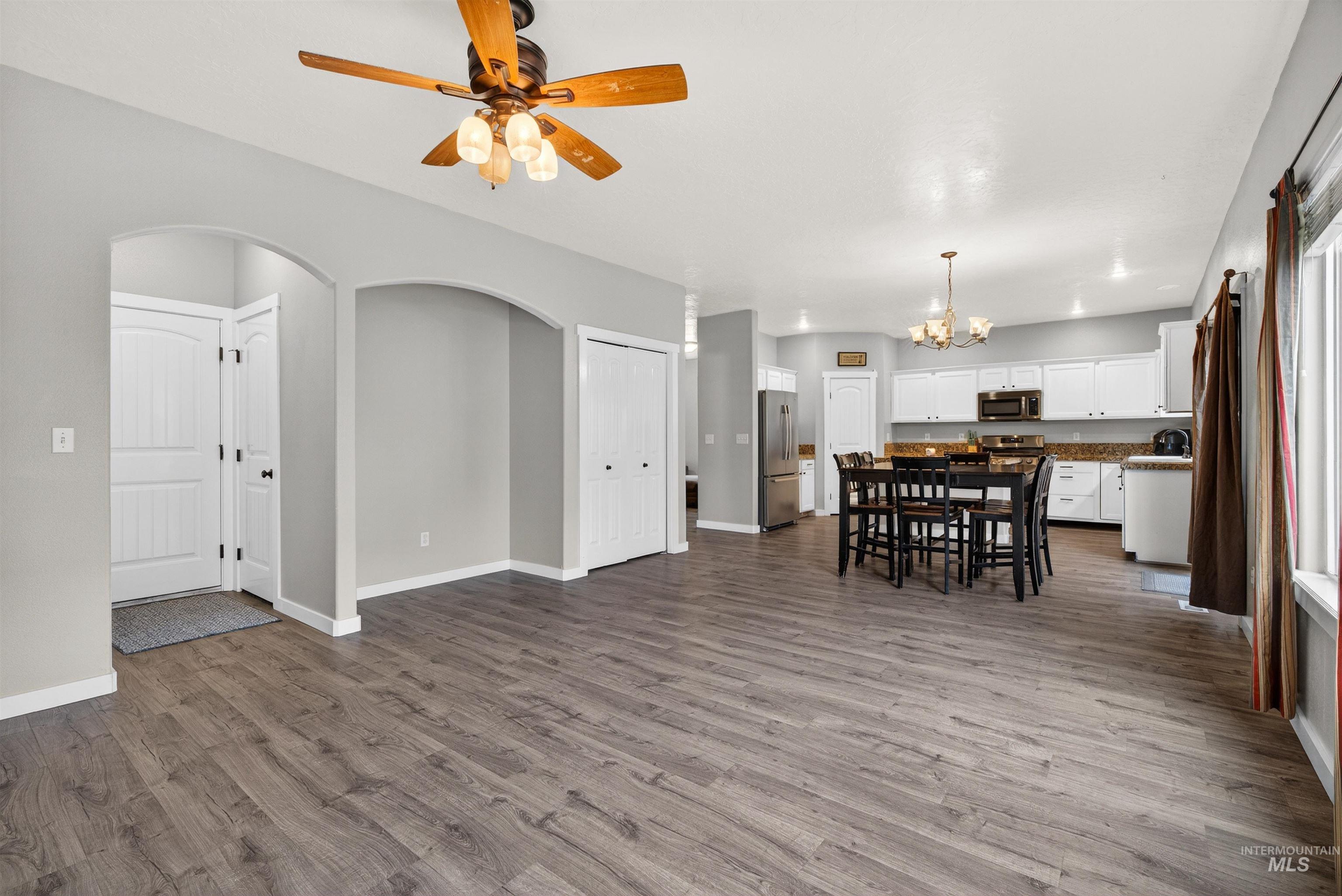 6284 N Silver Elm Way, Meridian, Idaho 83646, 4 Bedrooms, 2.5 Bathrooms, Residential For Sale, Price $529,900, 98978106