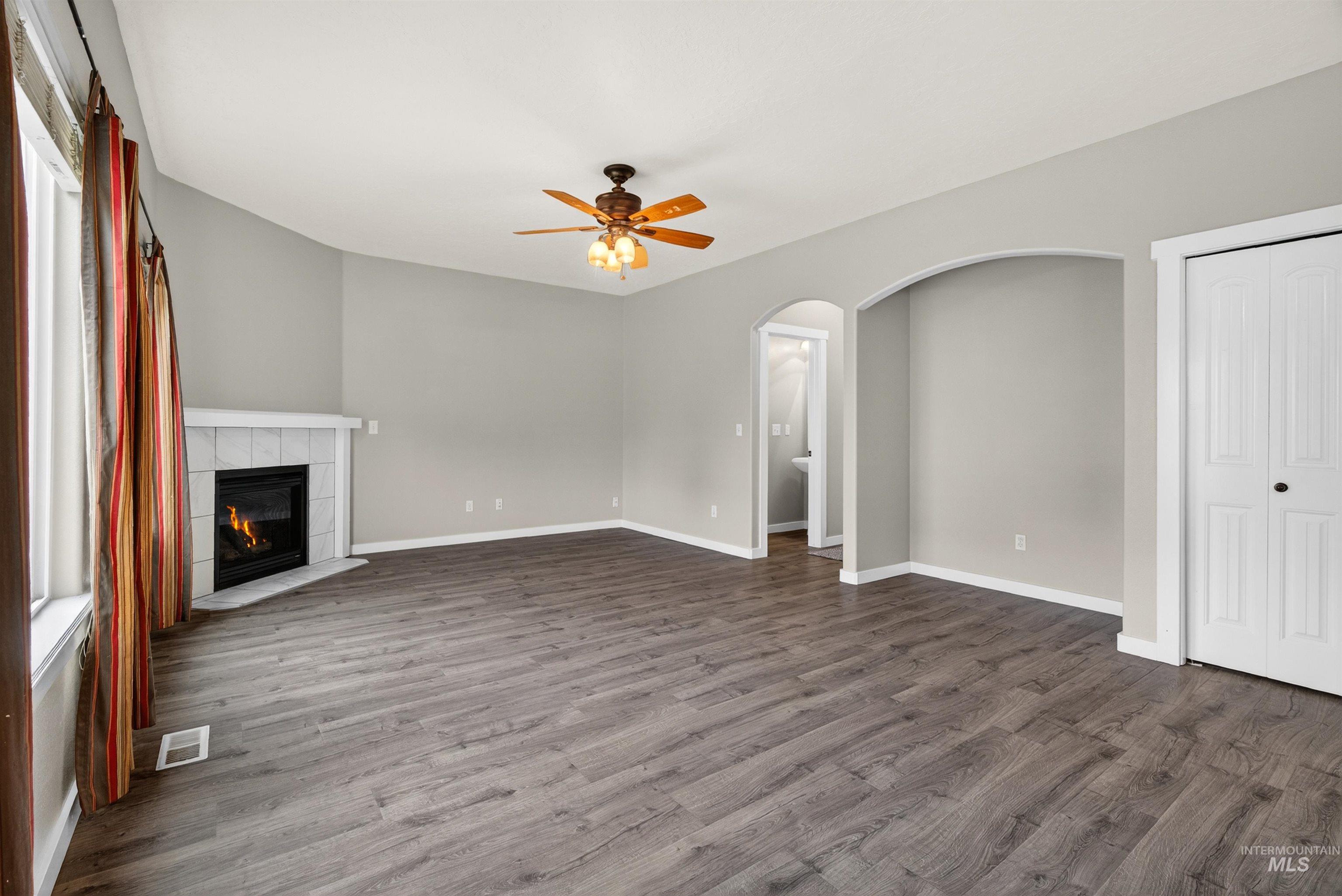 6284 N Silver Elm Way, Meridian, Idaho 83646, 4 Bedrooms, 2.5 Bathrooms, Residential For Sale, Price $529,900, 98978106