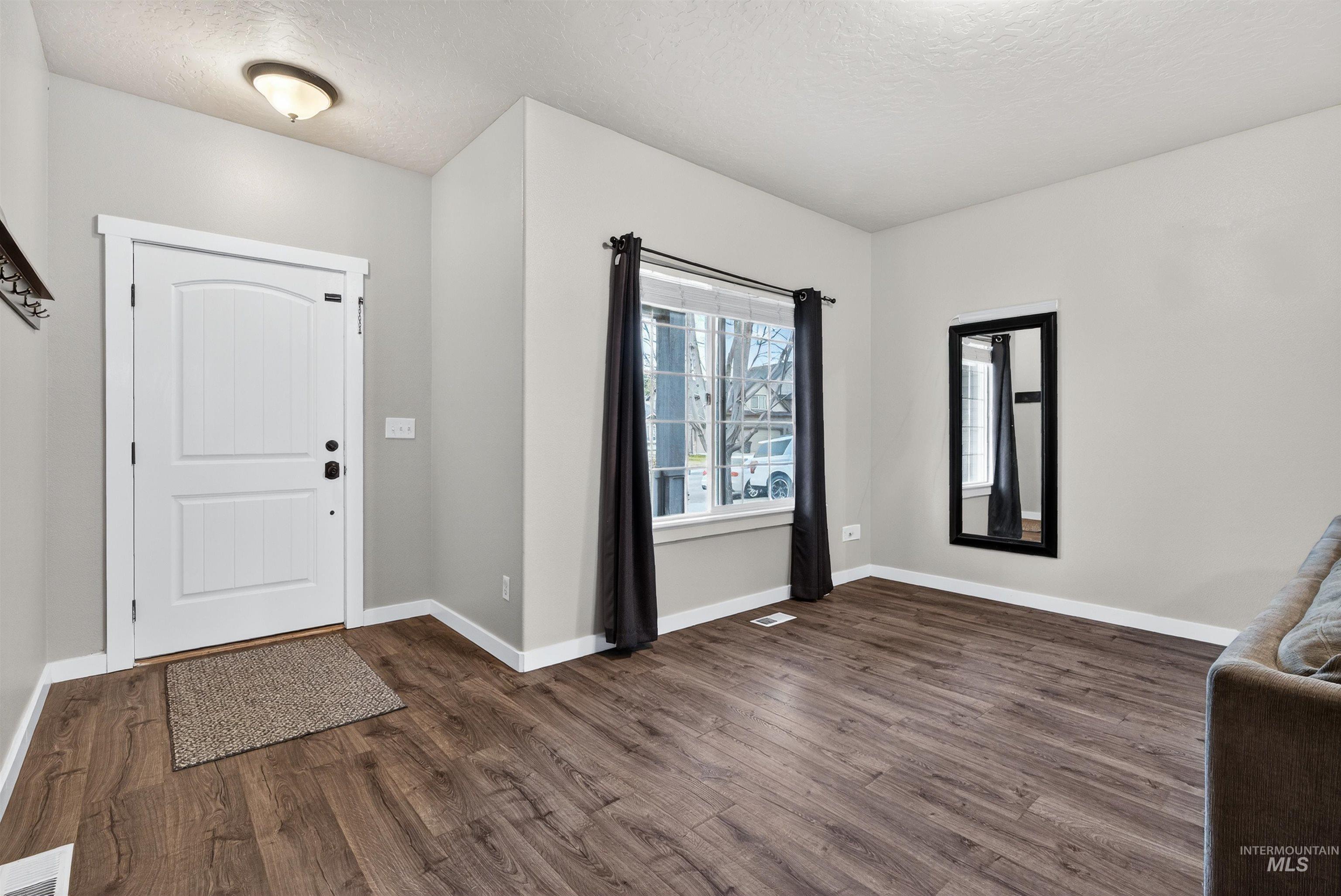 6284 N Silver Elm Way, Meridian, Idaho 83646, 4 Bedrooms, 2.5 Bathrooms, Residential For Sale, Price $529,900, 98978106