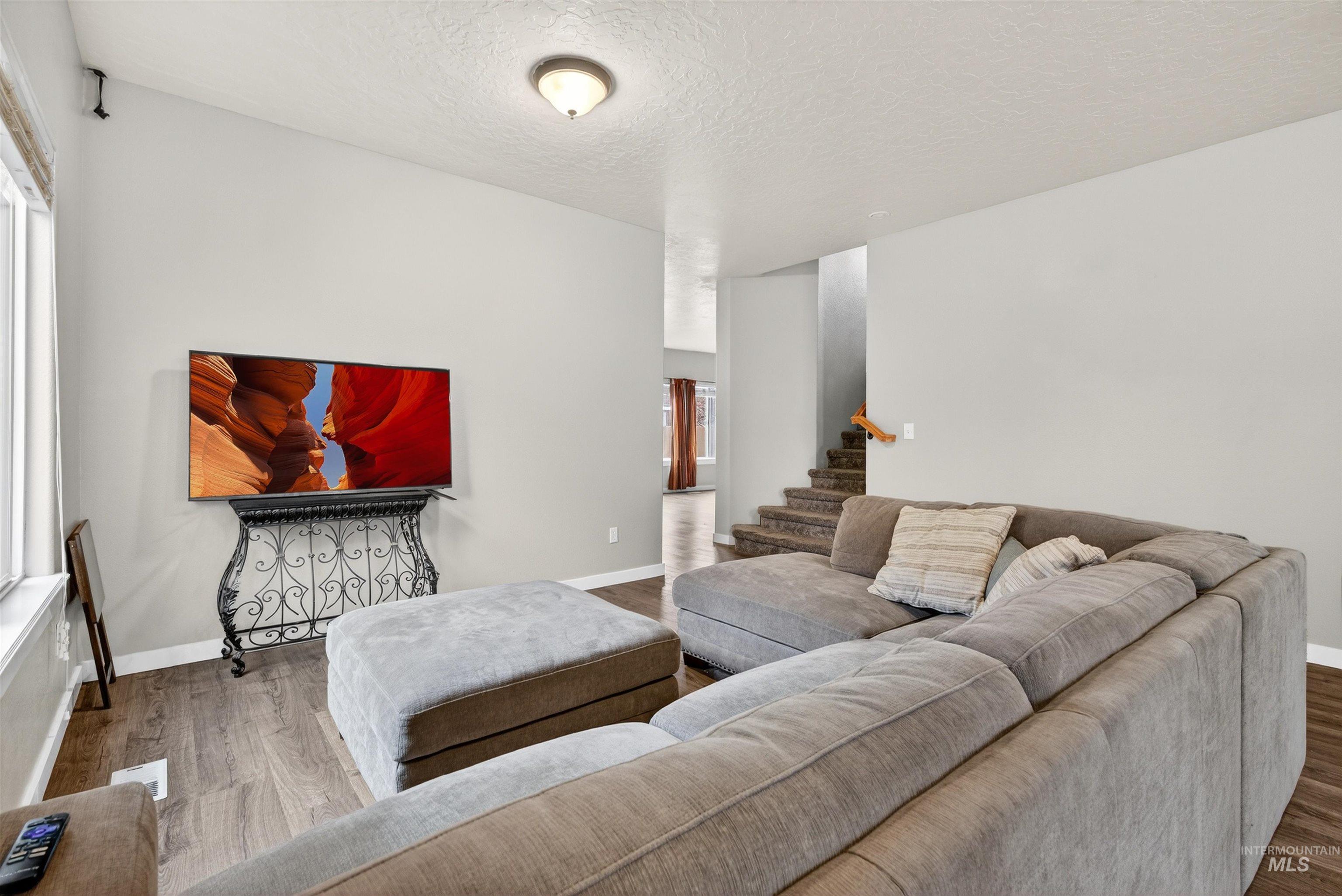 6284 N Silver Elm Way, Meridian, Idaho 83646, 4 Bedrooms, 2.5 Bathrooms, Residential For Sale, Price $529,900, 98978106